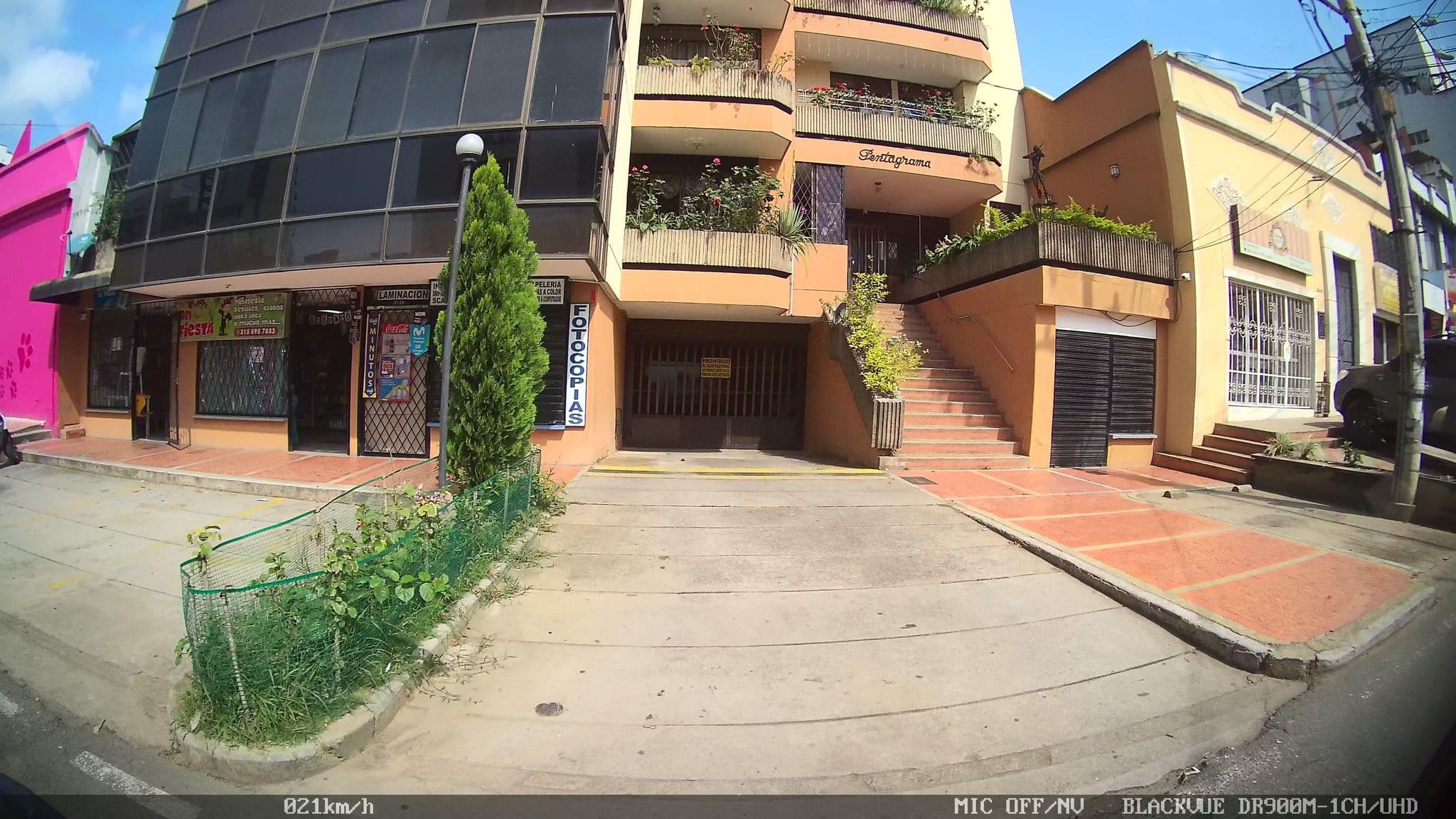 Street view near Hotel Houston Bga, Bucaramanga — © kaart_4 (CC BY-SA · Mapillary)