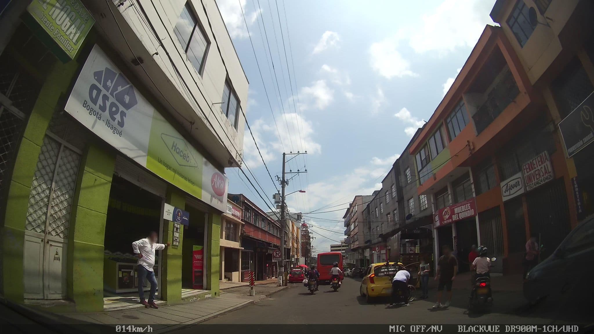 Street view near Hotel Lusitania, Ibagué — © kaart_2 (CC BY-SA · Mapillary)