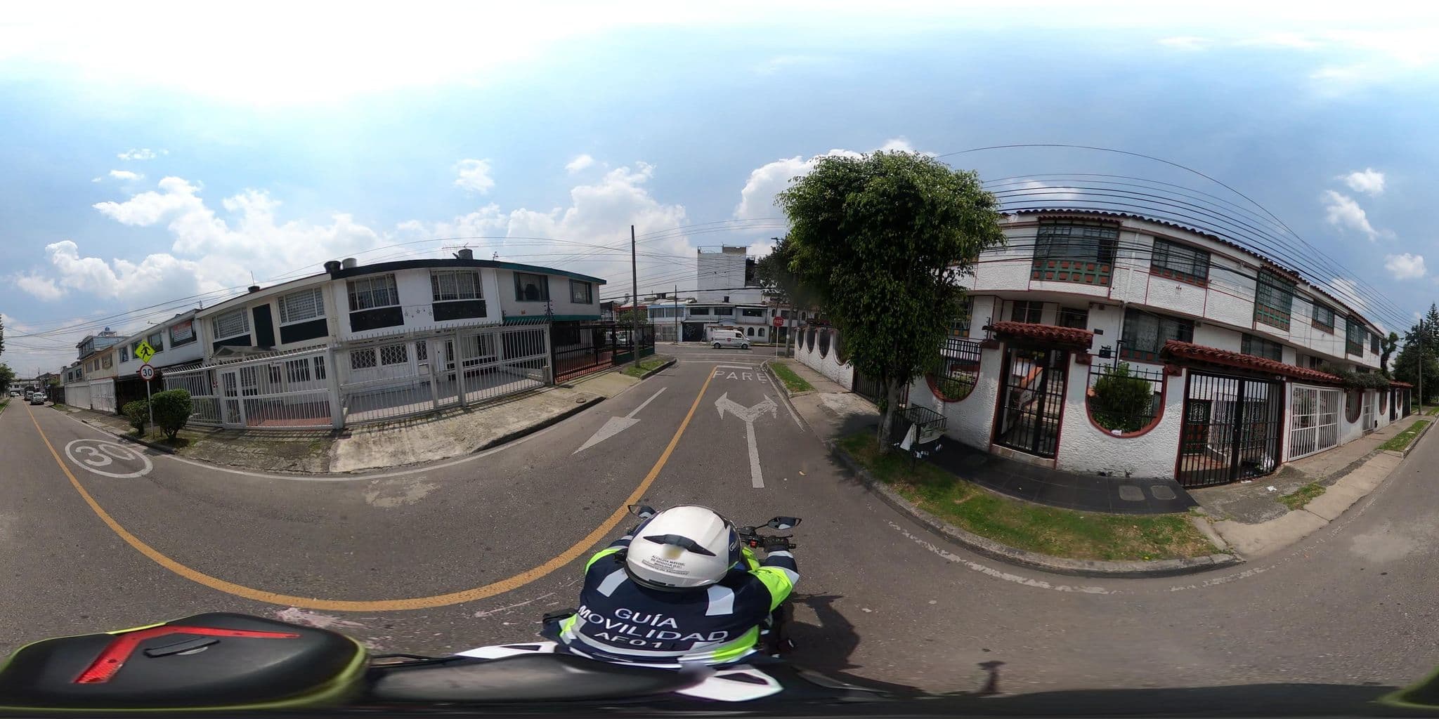 Street view near Yashira Botique Hotel, Bogotá — © rbolivar (CC BY-SA · Mapillary)
