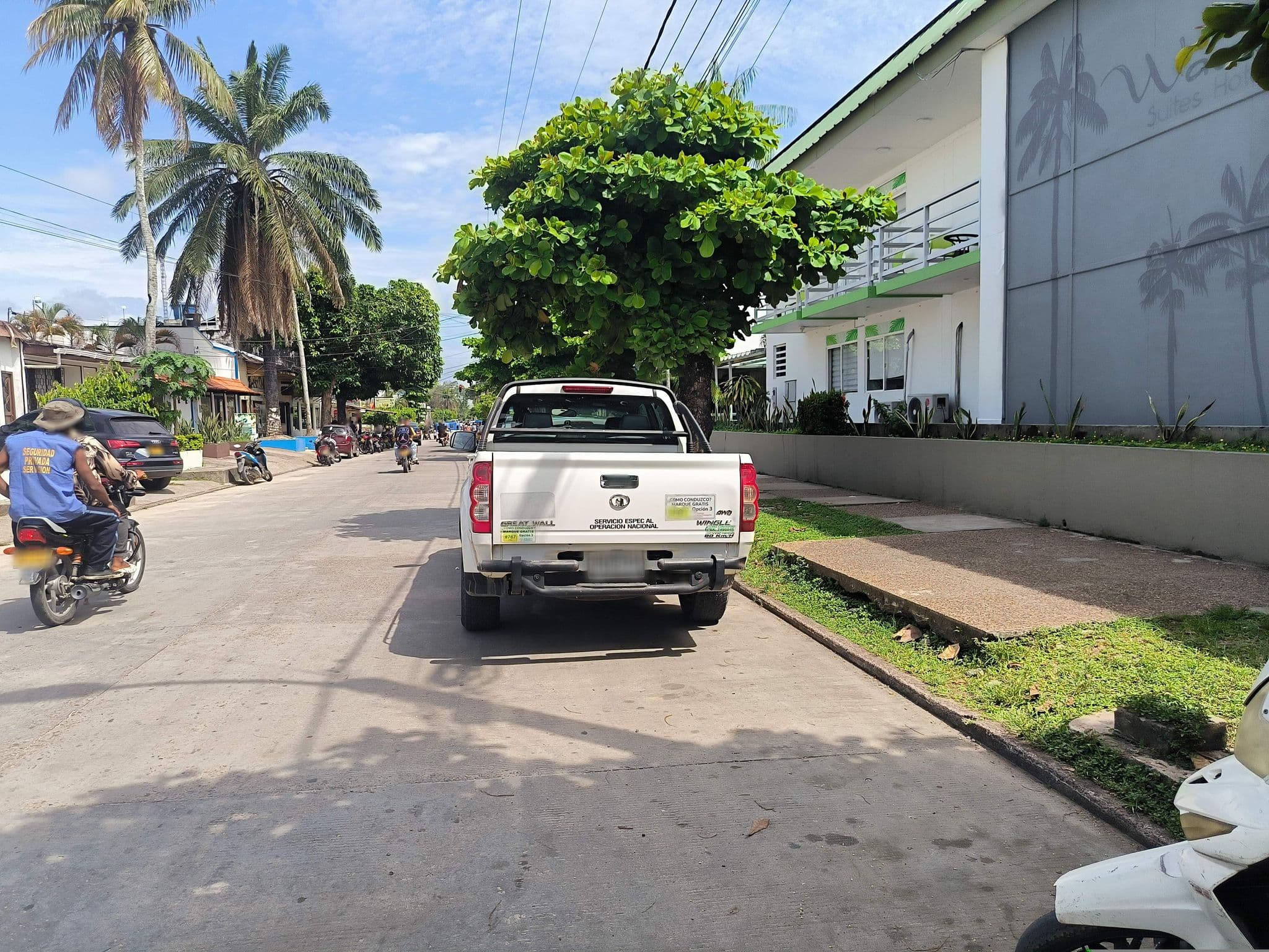 Street view near Waira Suites Hotel, Leticia — © johnarupire (CC BY-SA · Mapillary)