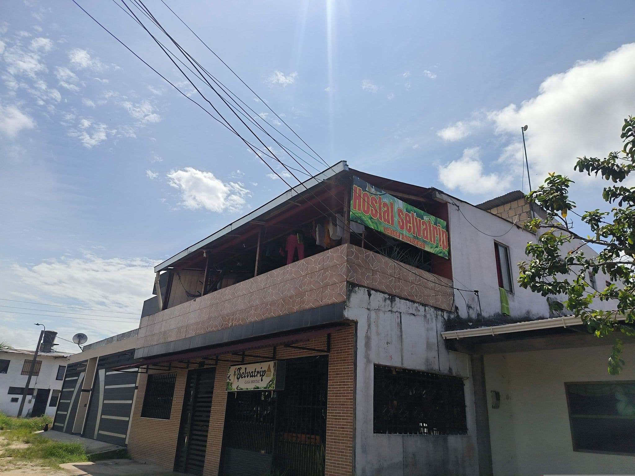 Street view near Hostal Selvatrip, Leticia — © johnarupire (CC BY-SA · Mapillary)