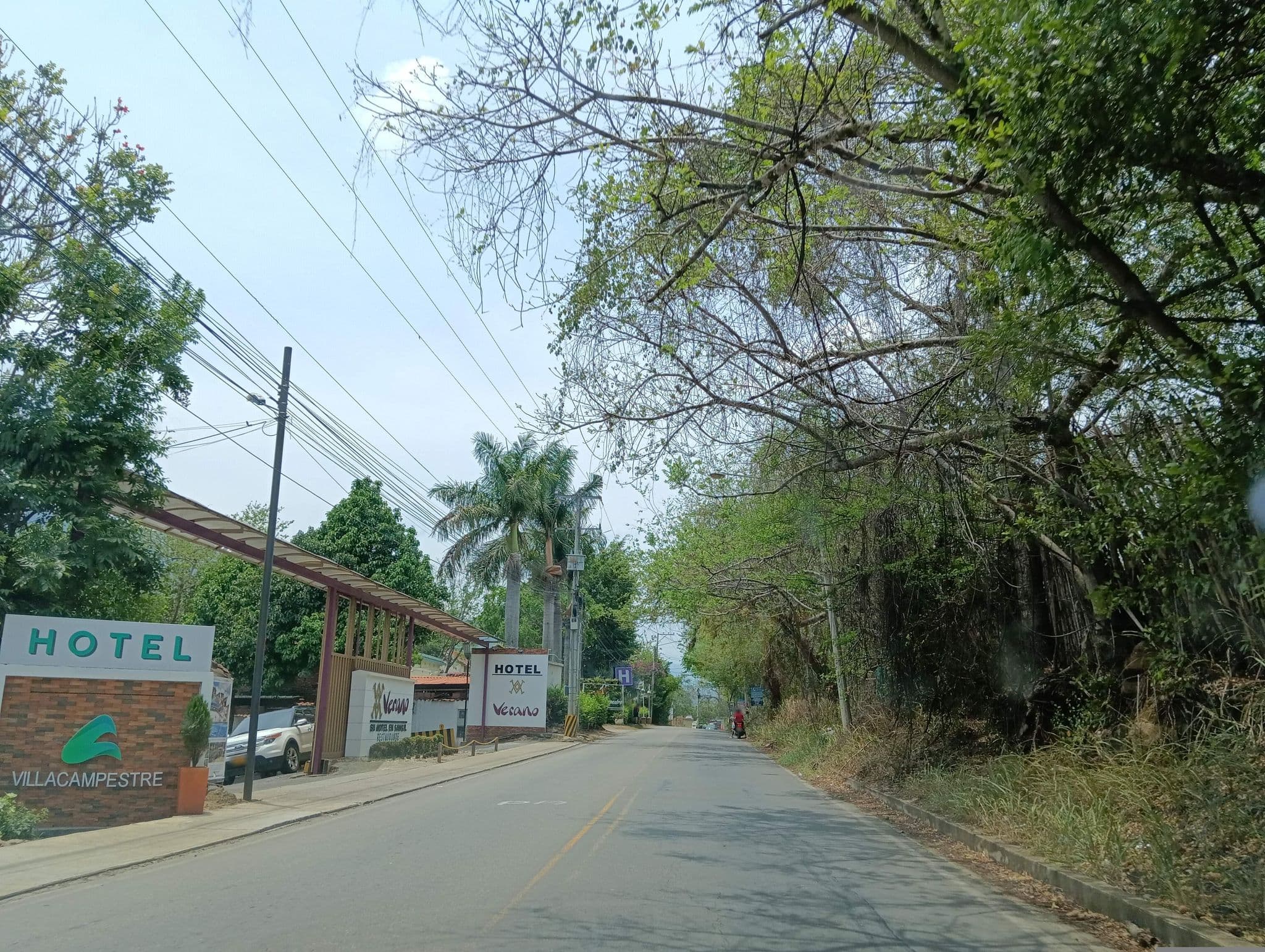 Street view near Hotel Verano Resort, San Gil — © leogiga (CC BY-SA · Mapillary)