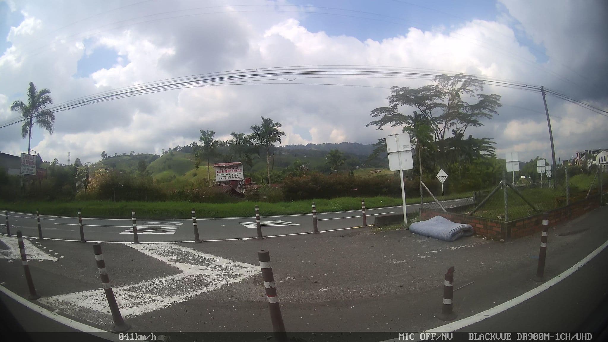 Street view near Cabañas Las Bifloras, Santa Rosa de Cabal — © kaart_2 (CC BY-SA · Mapillary)