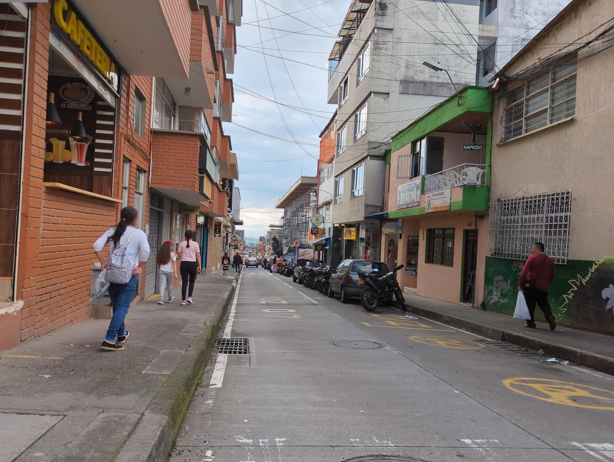 Street view near Hotel Plaza Real, Santa Rosa de Cabal — © maplarry (CC BY-SA · Mapillary)