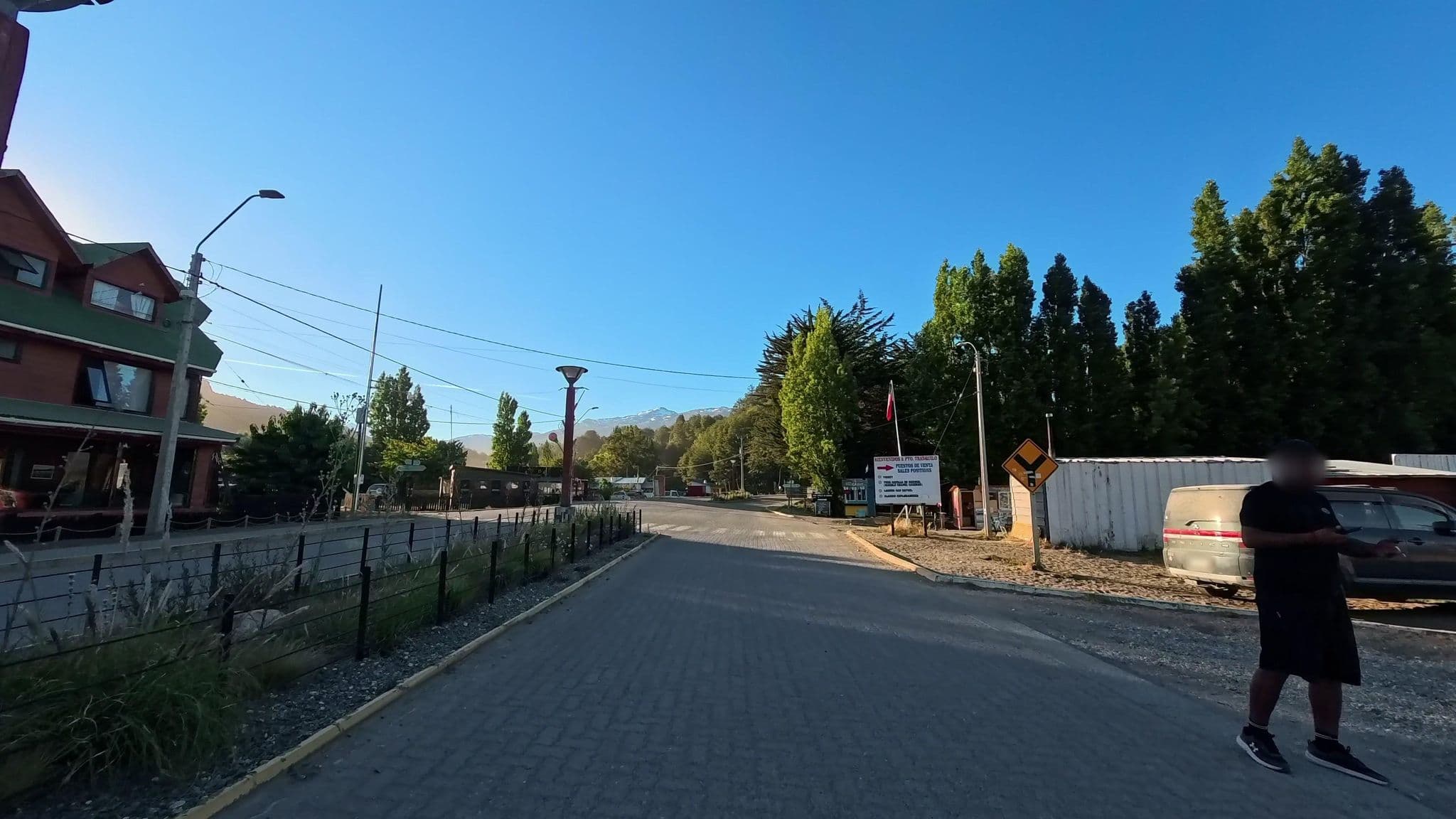 Street view near Hosteria Costanera, Cochrane