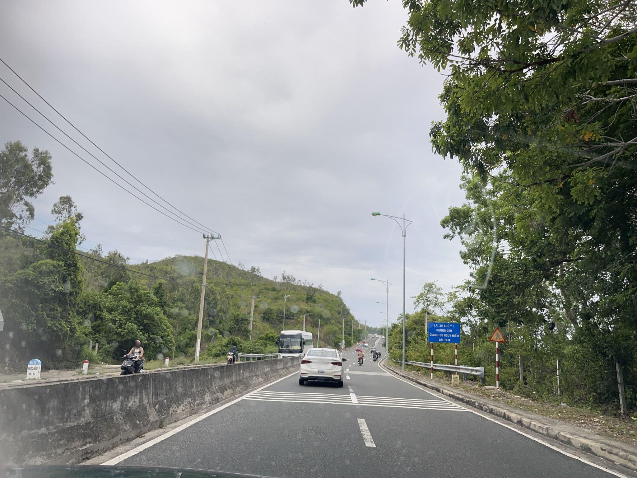 Street view near Bãi Dài Camping, Nha Trang — © DriveWithHoang (CC BY-SA · Mapillary)