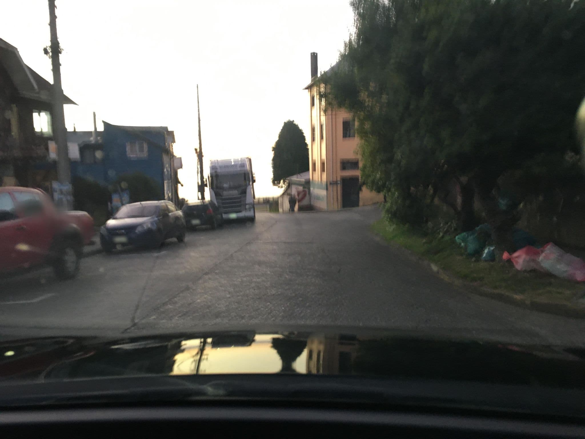 Street view near Atrapasueños Hostal y Agencia de Turismo, Ancud — © ariellopez (CC BY-SA · Mapillary)