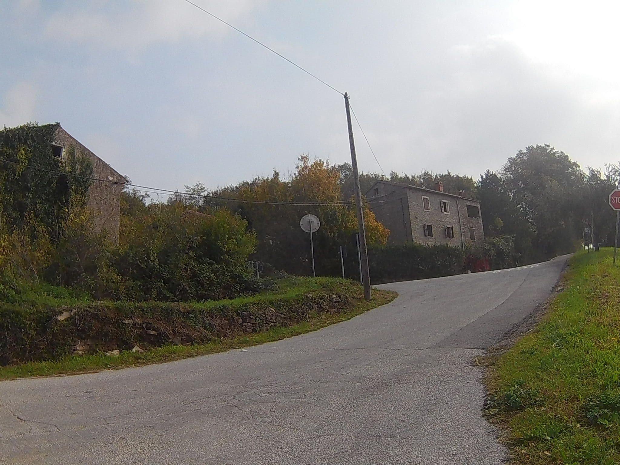 Street view near Villa Carica, Buje — © buma (CC BY-SA · Mapillary)