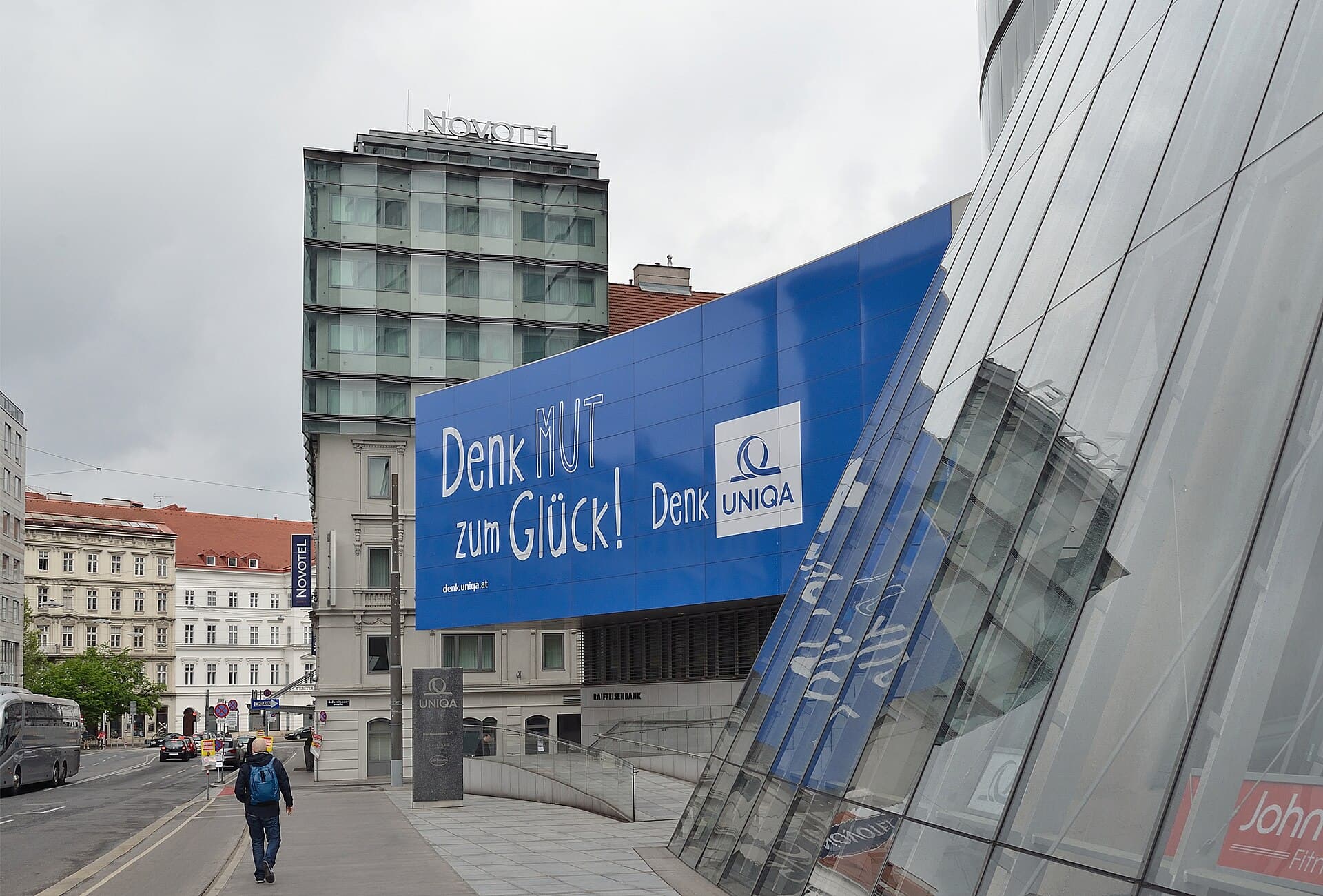 Novotel Wien City (via Wikimedia Commons, CC BY-SA 4.0)