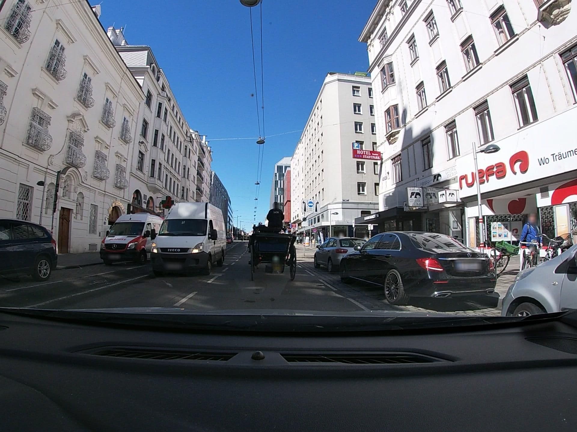 Street view near Hotel Stadtpark, Landstraße — © vst (CC BY-SA · Mapillary)