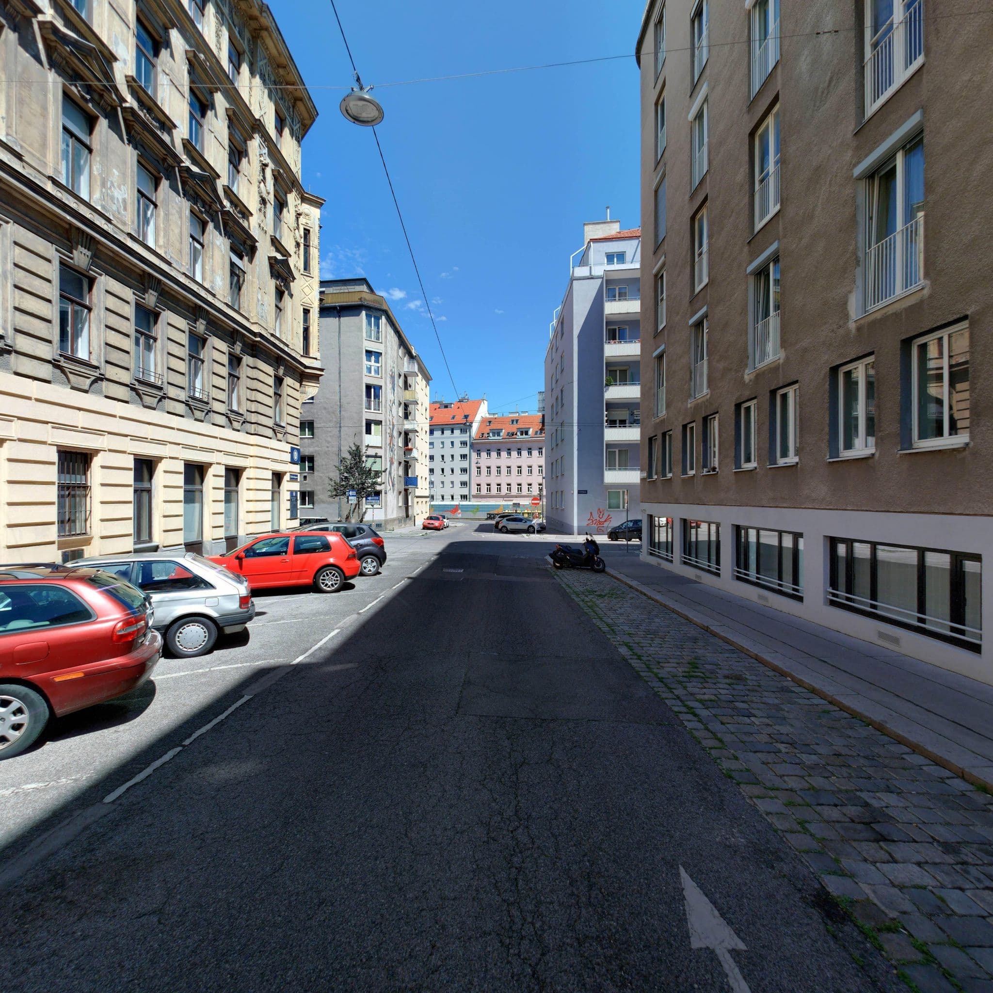 Street view near Home1-Belvedere Boutique Hostel, Landstraße — © eliasgander (CC BY-SA · Mapillary)