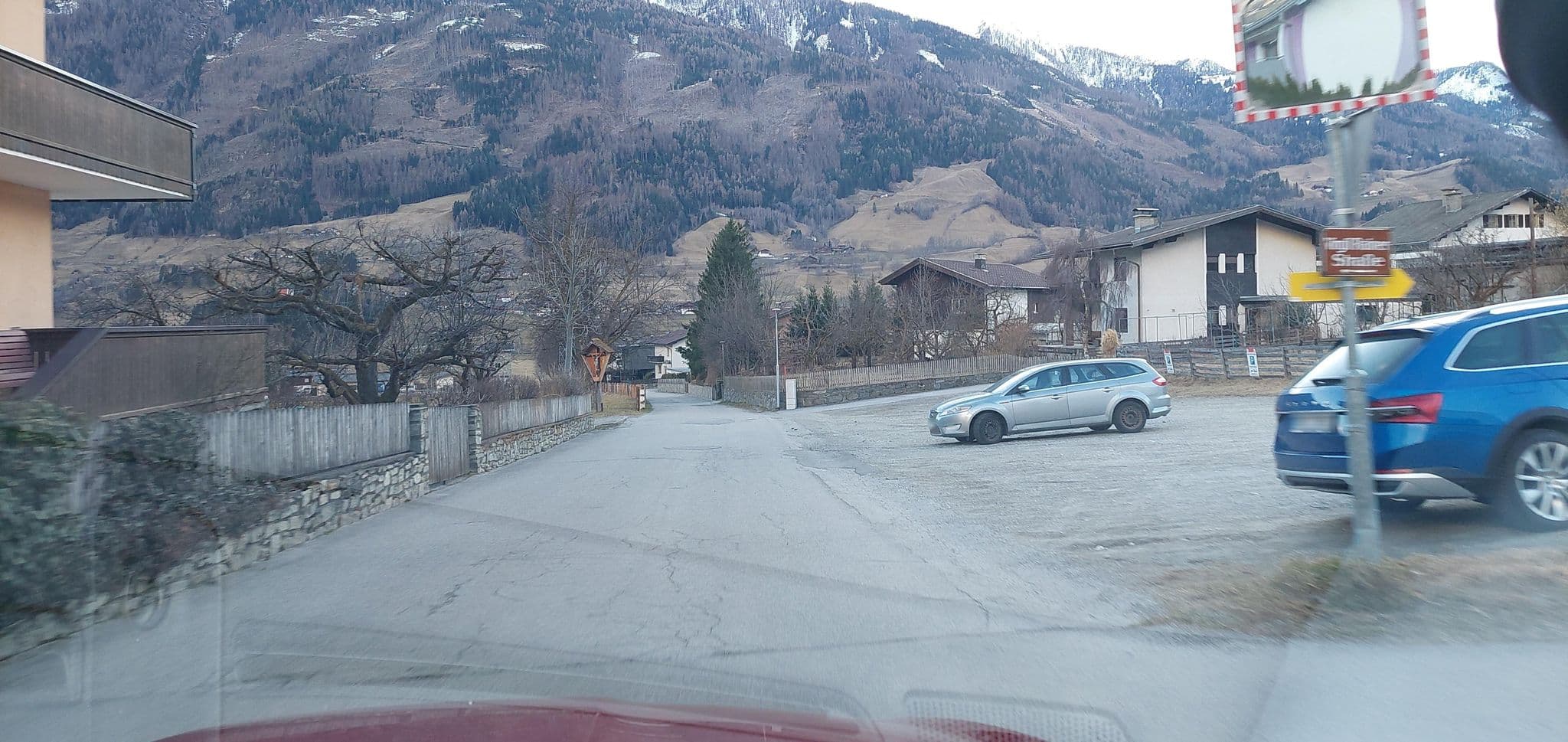 Street view near Gasthof Sonne Matrei (nur Zimmervermietung), Matrei in Osttirol — © gzin (CC BY-SA · Mapillary)