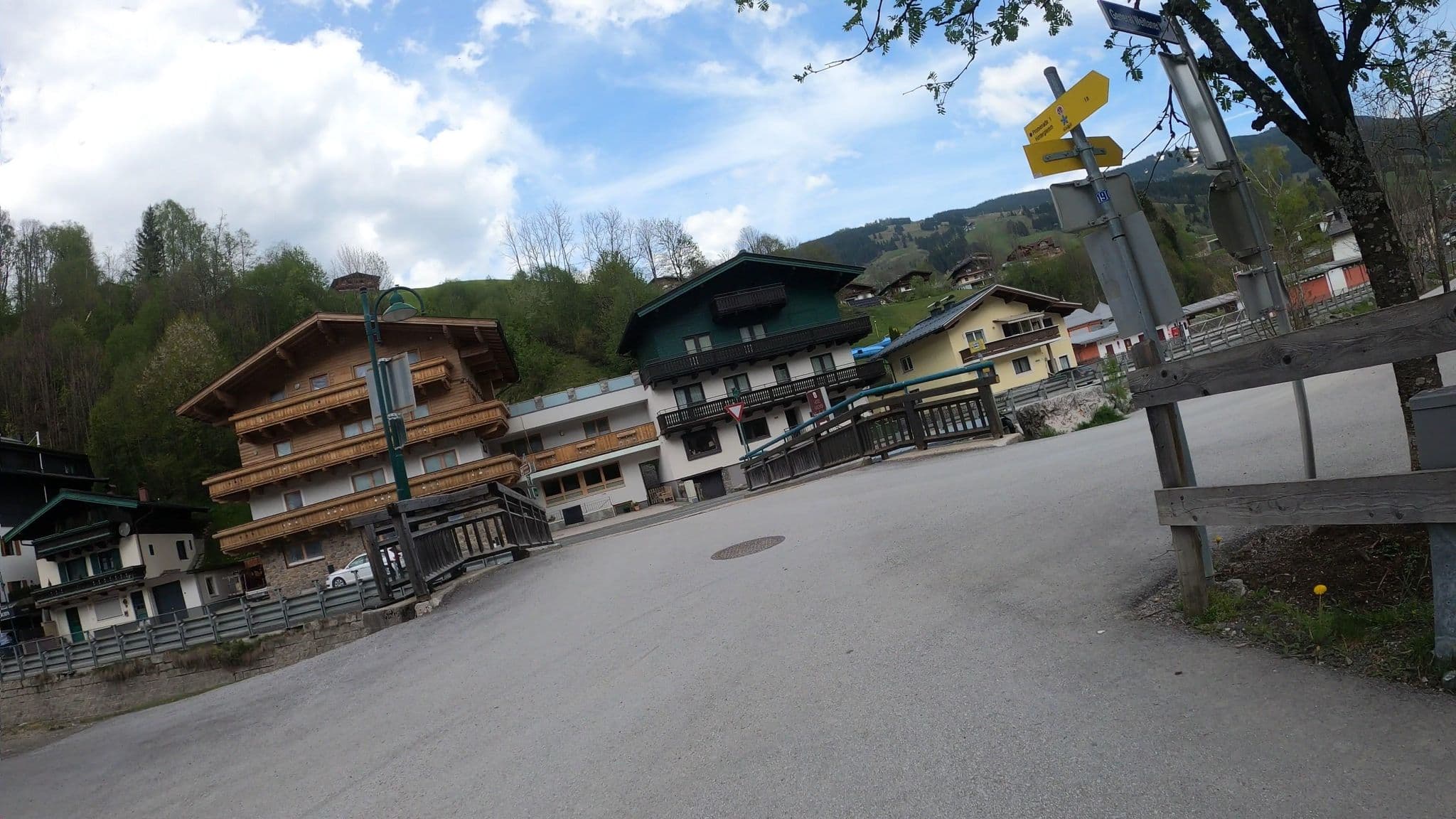 Street view near Pension Michael, Saalbach — © osmplus_org (CC BY-SA · Mapillary)