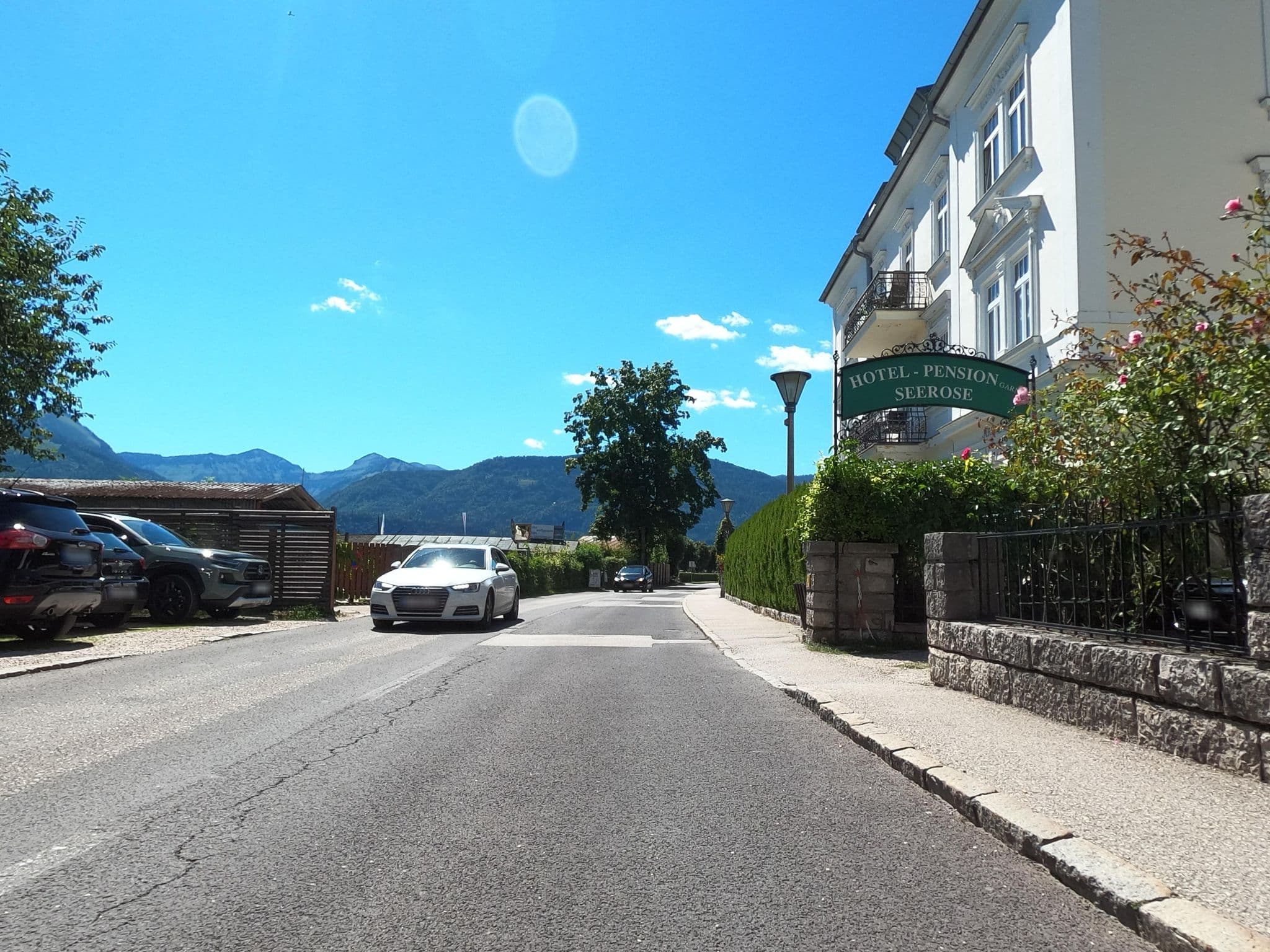 Street view near Hotel Seerose, Sankt Wolfgang im Salzkammergut — © Langfahrer (CC BY-SA · Mapillary)