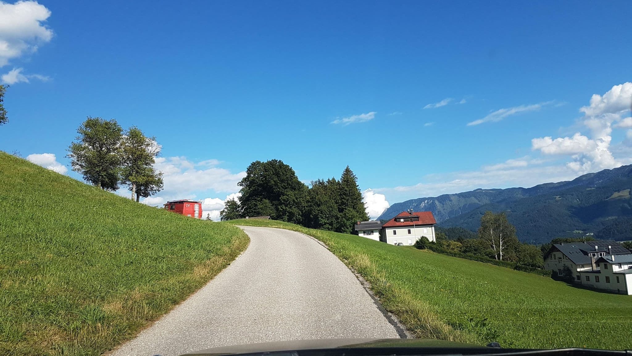 Street view near Ferienhof Moabauer Fam Eisl, Sankt Wolfgang im Salzkammergut — © Langfahrer (CC BY-SA · Mapillary)