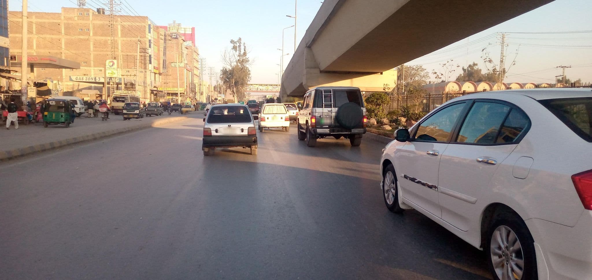 Street view near Faisal Hotel, Peshawar — © RobinGoix (CC BY-SA · Mapillary)