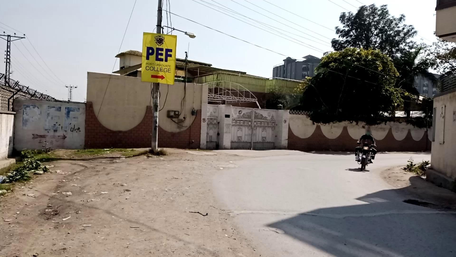 Street view near Al Reyan Guest House University Town Peshawar, Peshawar — © RobinGoix (CC BY-SA · Mapillary)