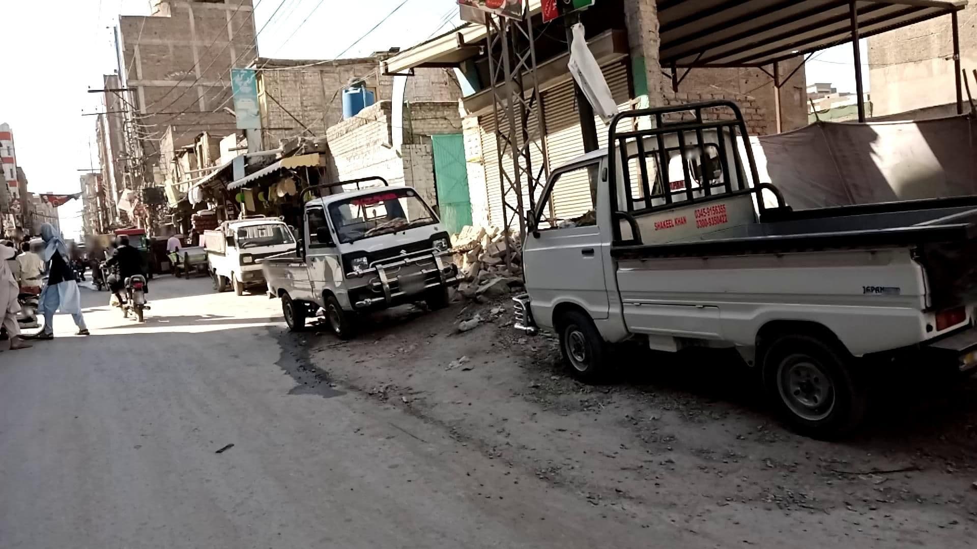 Street view near Star Qabail Hotel, Peshawar — © RobinGoix (CC BY-SA · Mapillary)