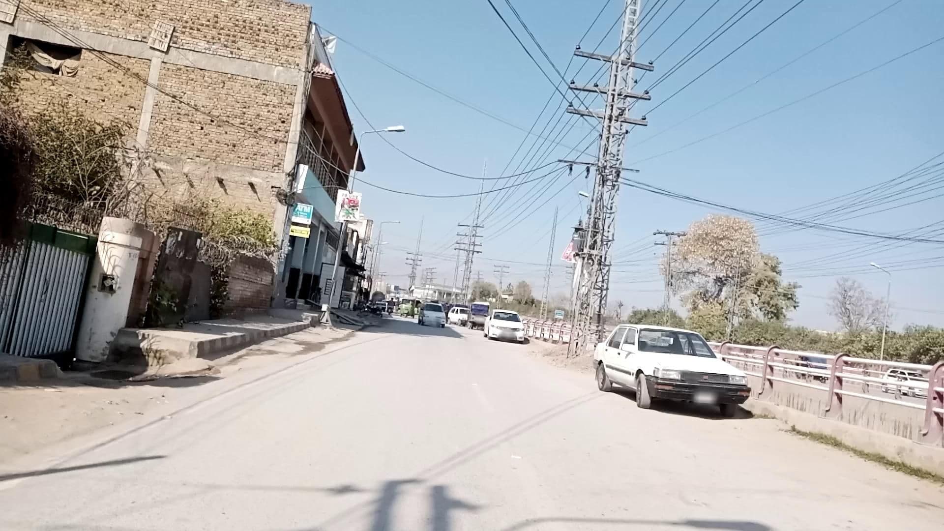 Street view near Rauf Utman Hostel 3, Peshawar — © RobinGoix (CC BY-SA · Mapillary)