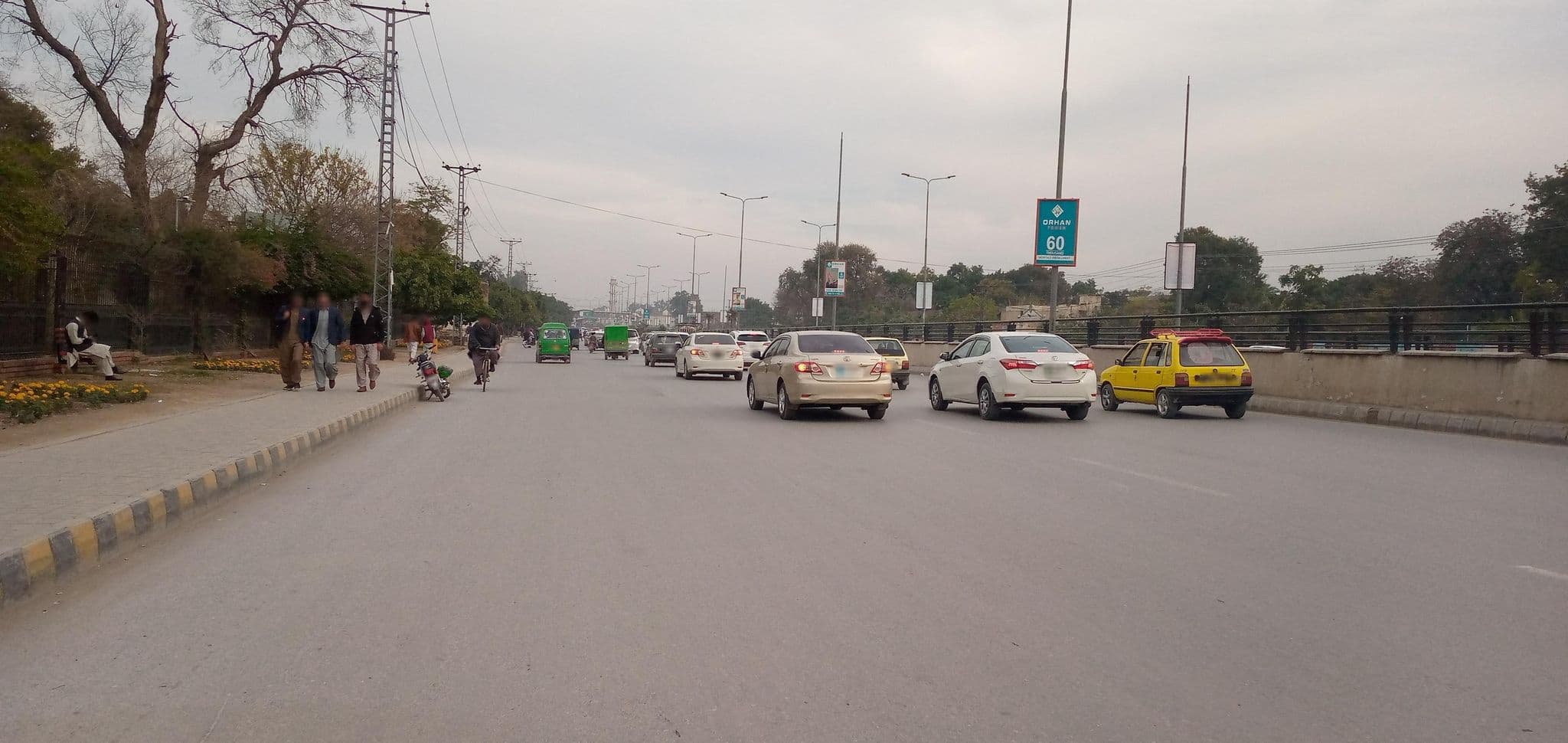 Street view near Al-Fatah Girls Hostel 4, Peshawar — © RobinGoix (CC BY-SA · Mapillary)