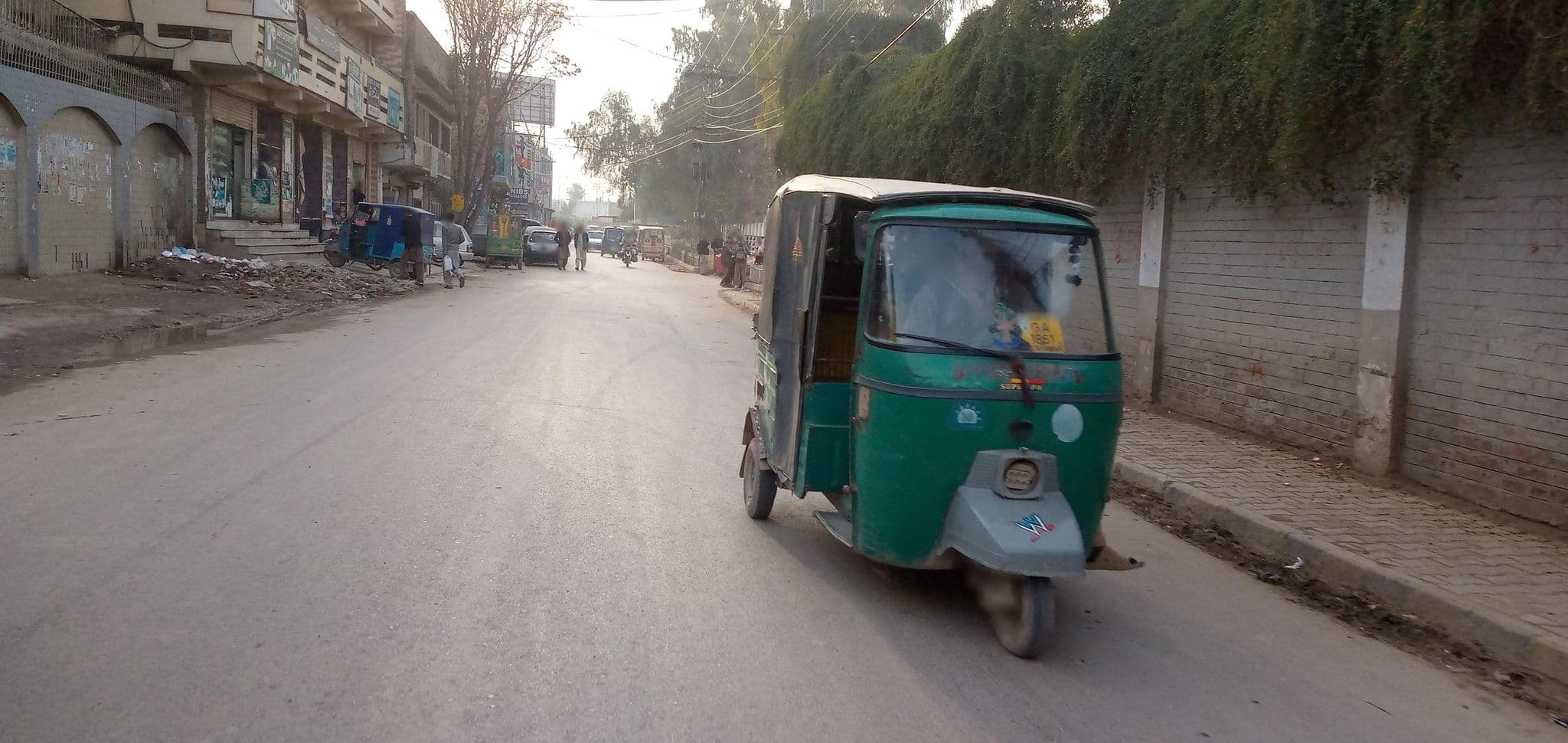 Street view near VIP Hostel, Peshawar — © RobinGoix (CC BY-SA · Mapillary)