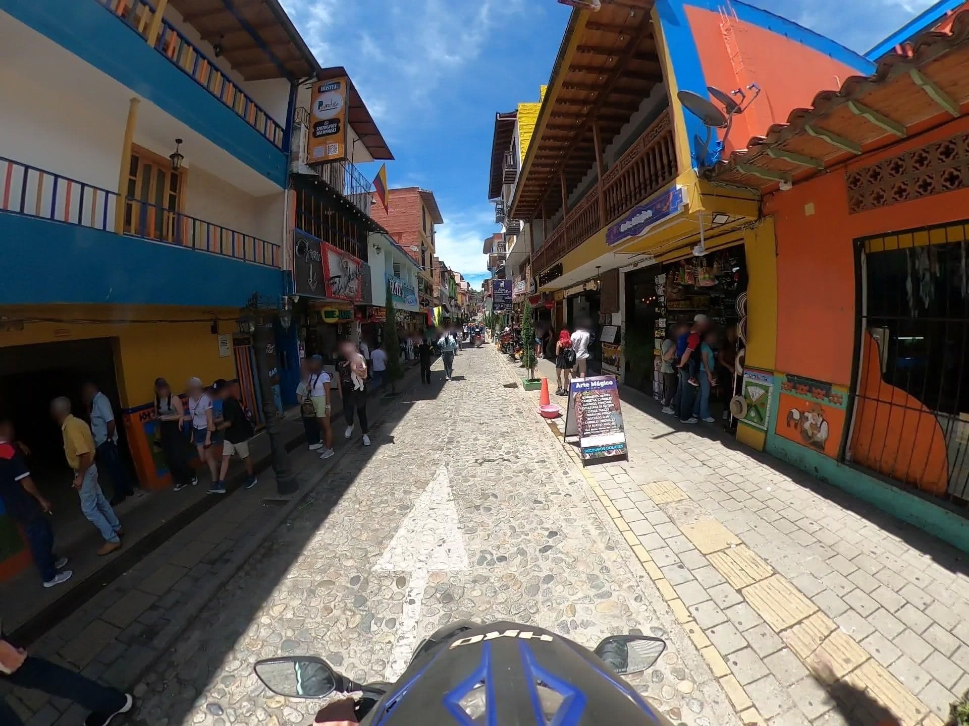 Street view near Hotel Las Vegas, Guatapé — © 360recorrido (CC BY-SA · Mapillary)