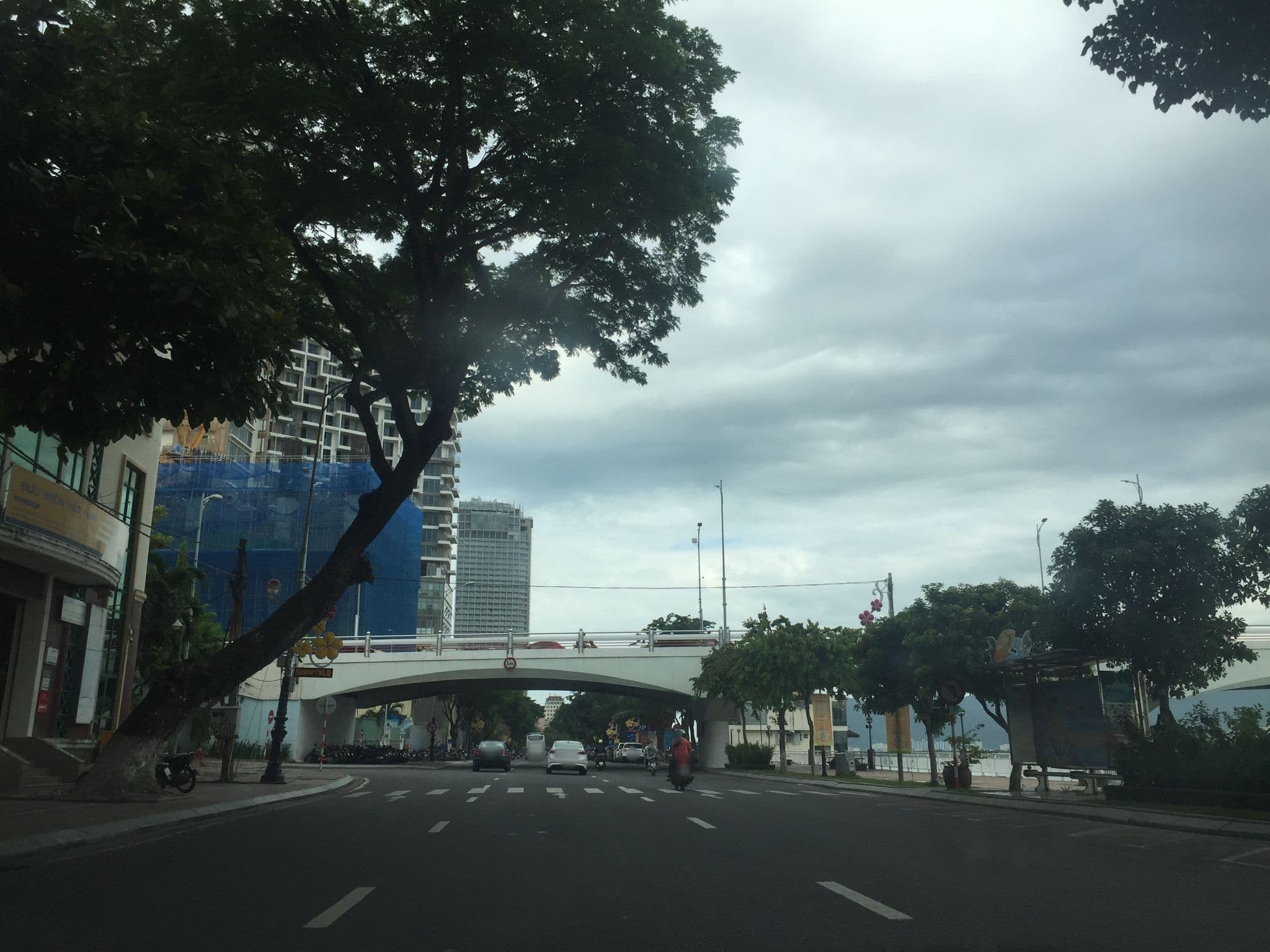 Street view near Han Riverine Hotel n' Cafeteria, Da Nang — © duytc (CC BY-SA · Mapillary)