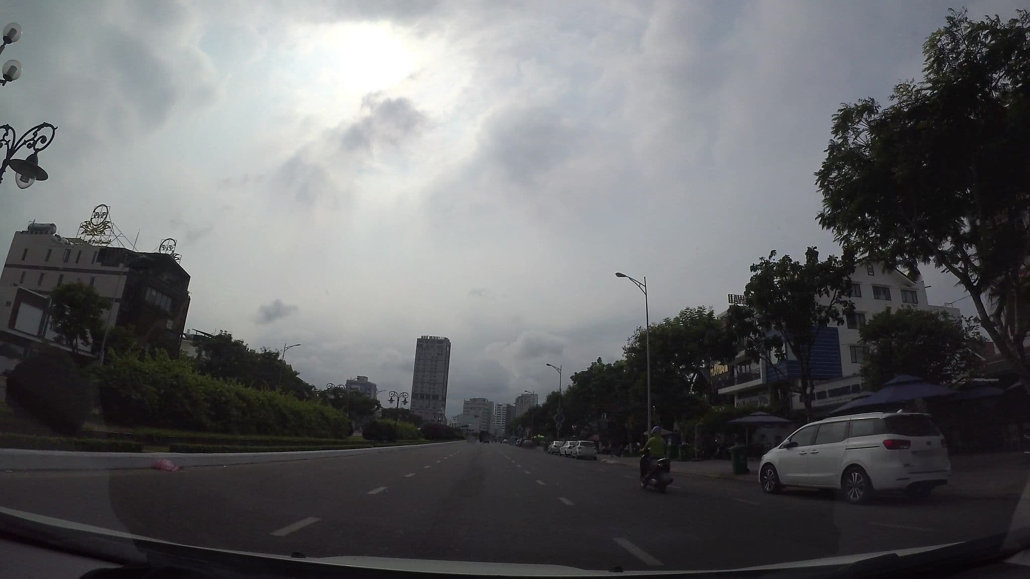 Street view near Mai Boutique Villa - Lazeez Indian Halal Restaurant, An Hải — © kaartcam (CC BY-SA · Mapillary)