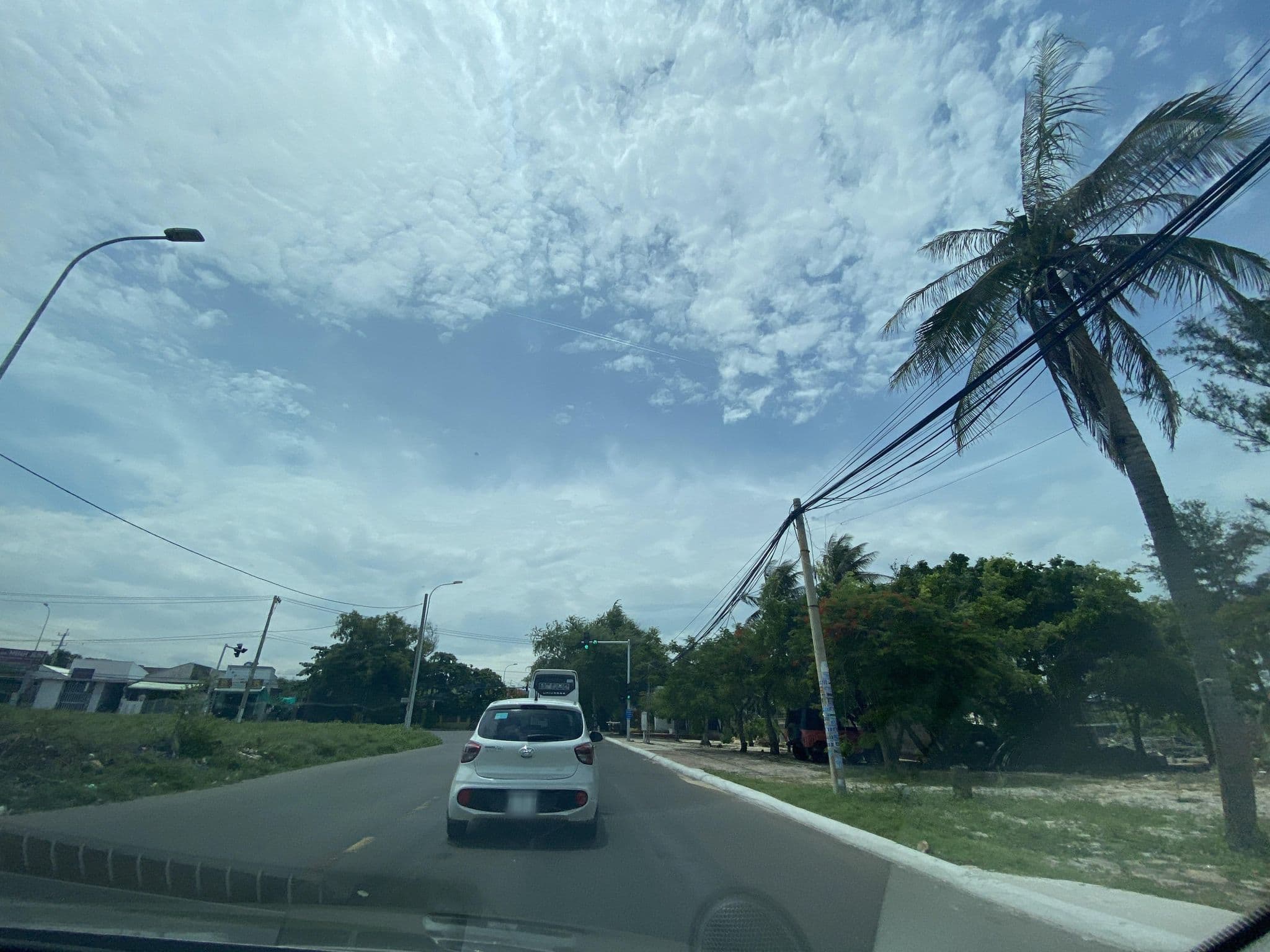 Street view near The Thousand Village, Mui Ne — © DriveWithHoang (CC BY-SA · Mapillary)