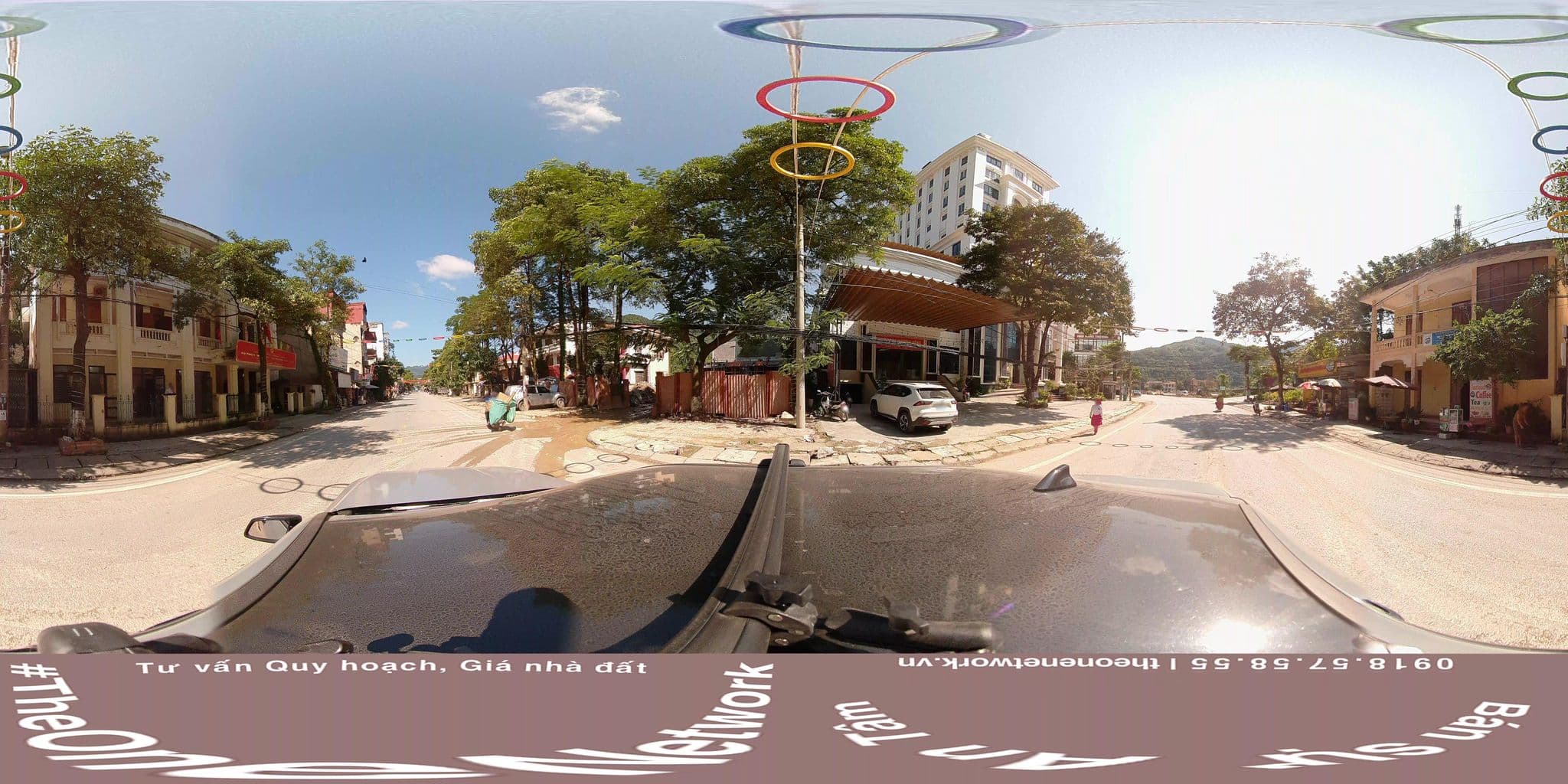 Street view near Khách Sạn Nhà Hàng Phương Đông, Thị Trấn Yên Minh — © theonenetwork (CC BY-SA · Mapillary)