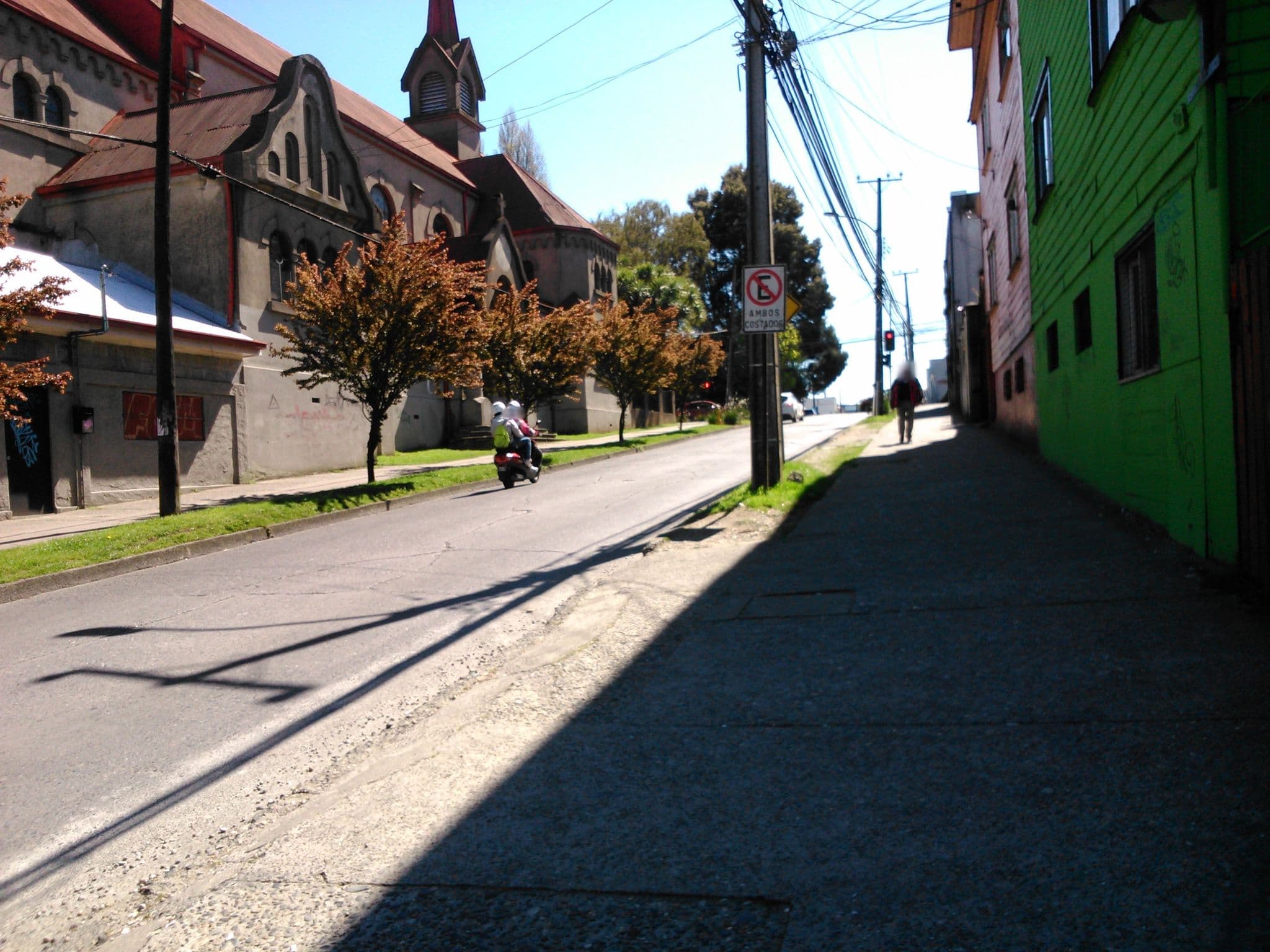 Street view near Hostal Arrayán, Valdivia — © dalacost (CC BY-SA · Mapillary)