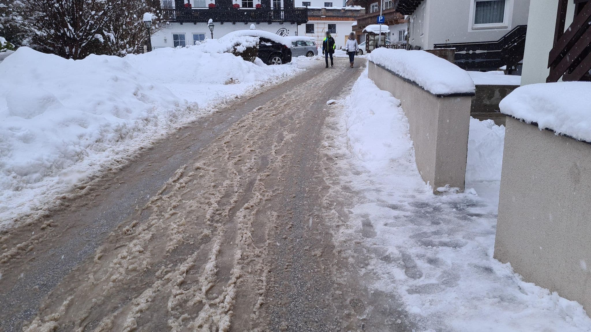 Street view near Bhome Gästehaus B&B / Apartments, Neukirchen am Großvenediger — © dsmm (CC BY-SA · Mapillary)