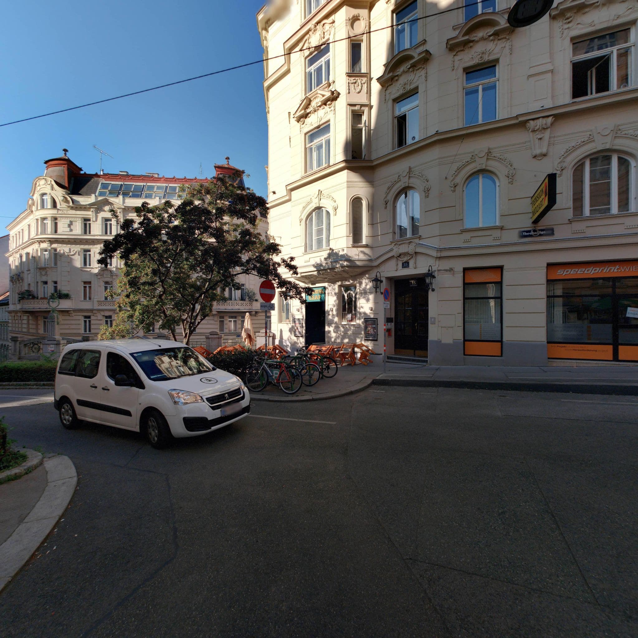 Street view near Pension Mozart, Wien - Zentrum - Boutique Hotel, Mariahilf — © eliasgander (CC BY-SA · Mapillary)