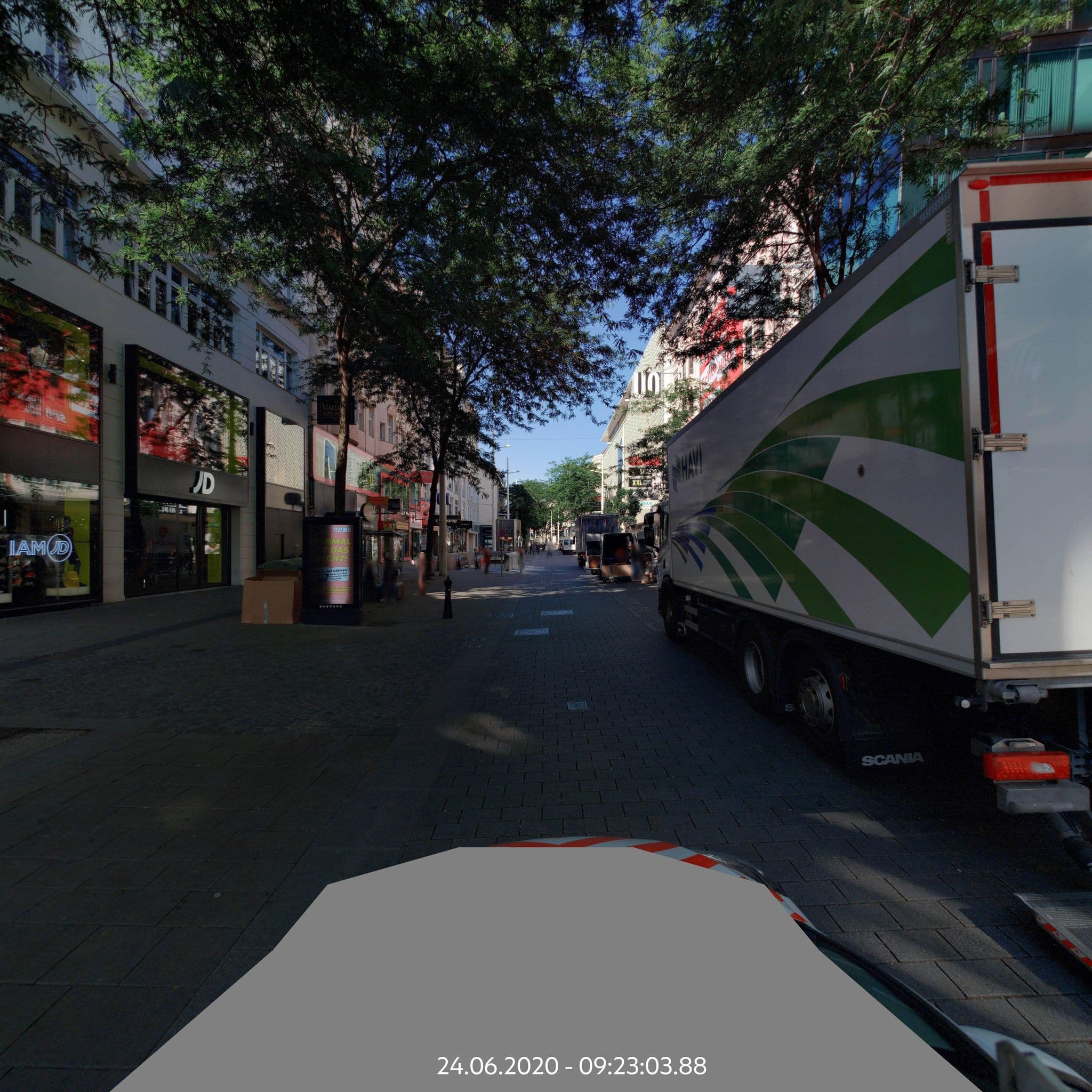 Street view near Hotel Pension Mariahilf, Mariahilf — © eliasgander (CC BY-SA · Mapillary)