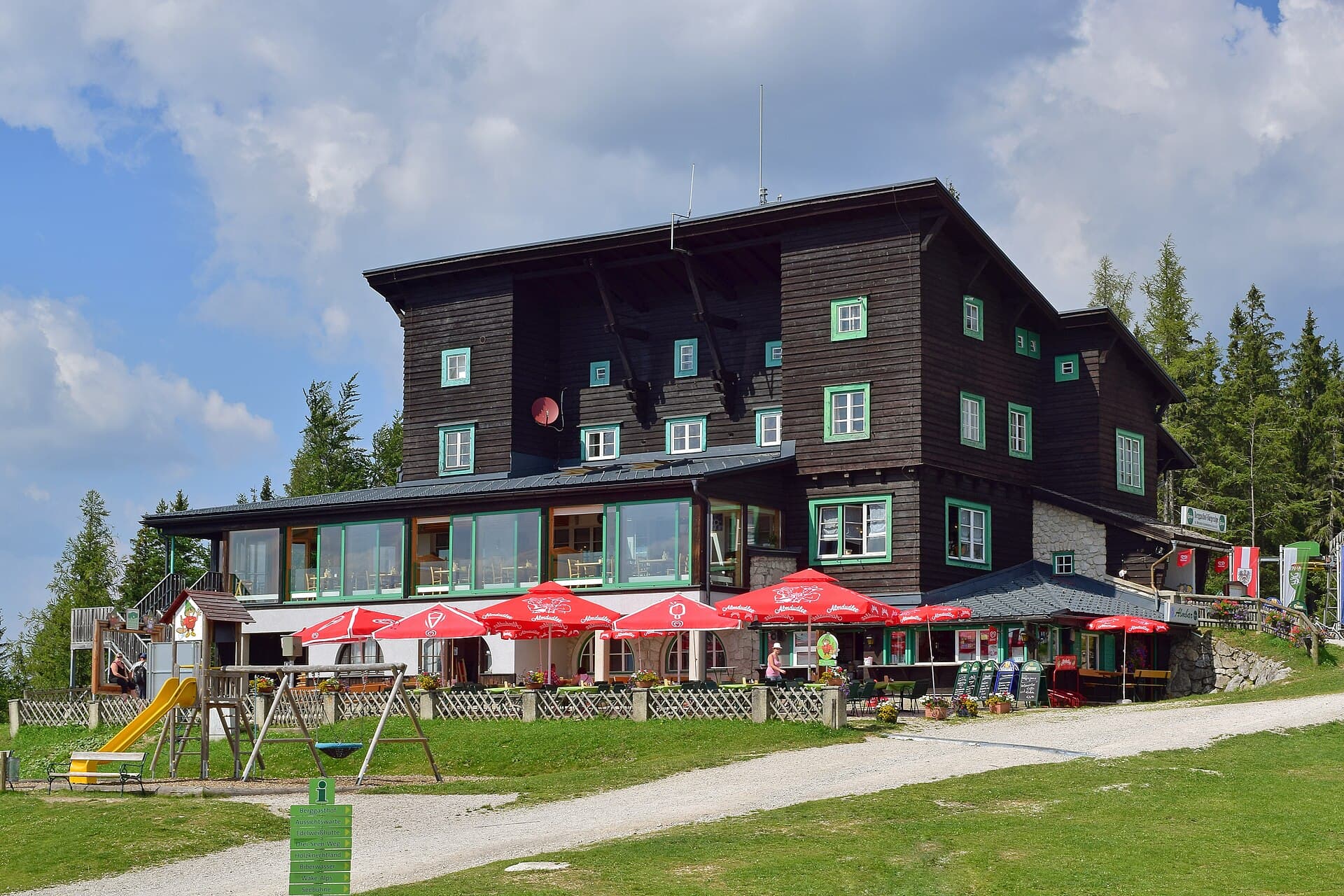 Berggasthof Bürgeralpe (via Wikimedia Commons, CC BY-SA 4.0)
