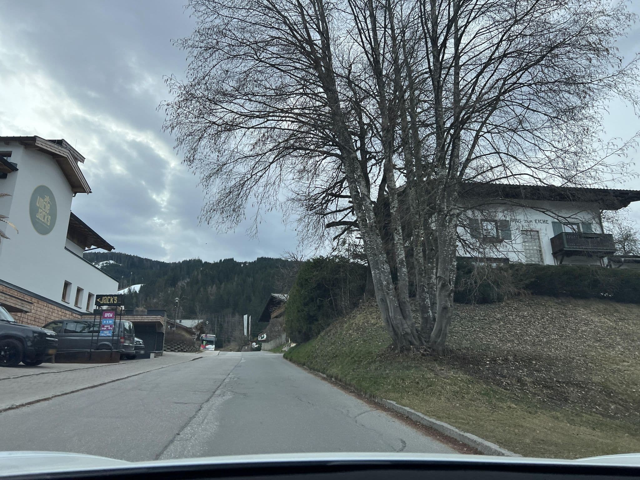 Street view near Uncle Jacks - tropicAlps lifestyle hotel, Altenmarkt im Pongau — © ottor (CC BY-SA · Mapillary)