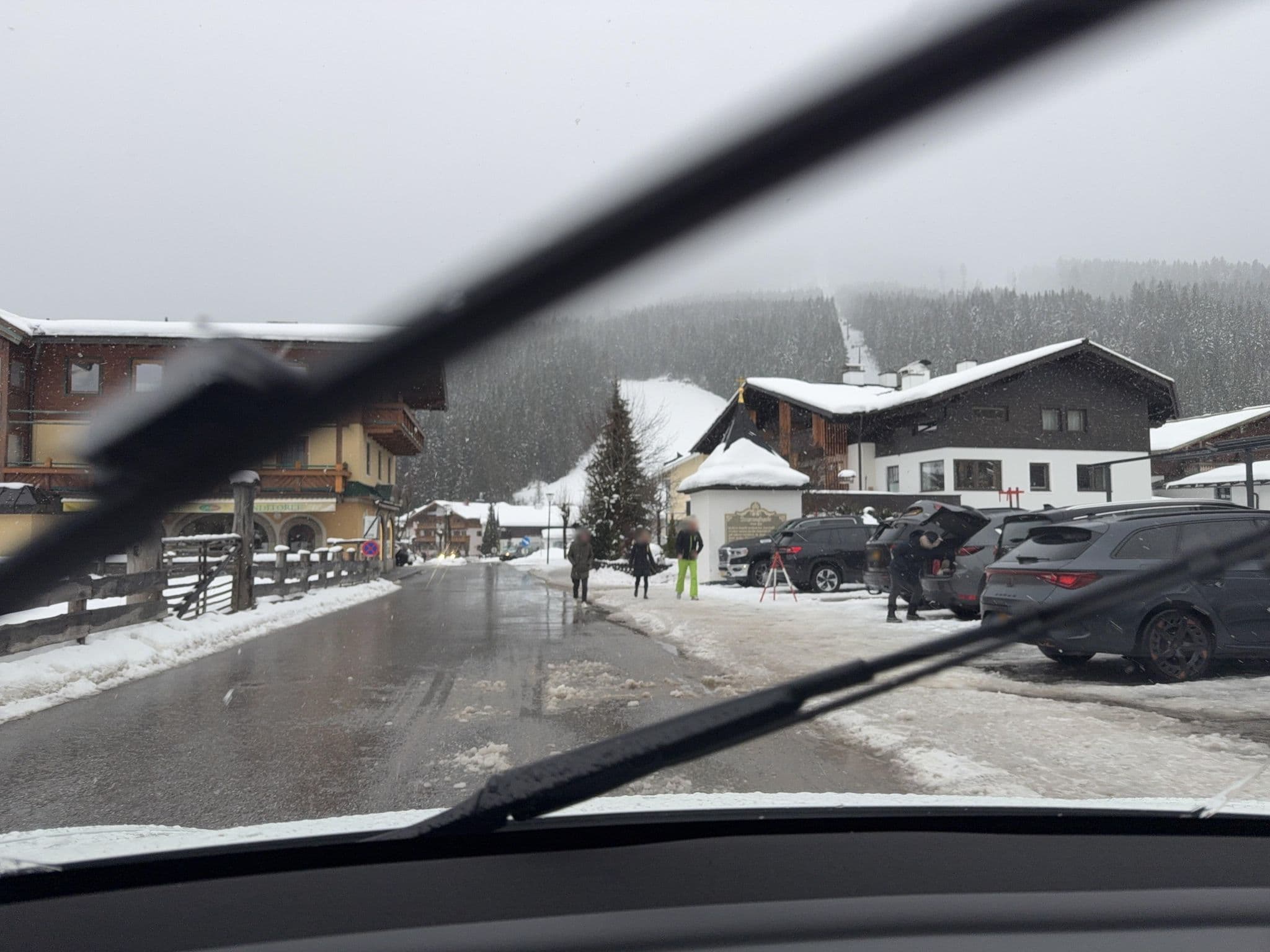 Street view near Hotel Hanneshof - Filzmoos, Radstadt — © ottor (CC BY-SA · Mapillary)