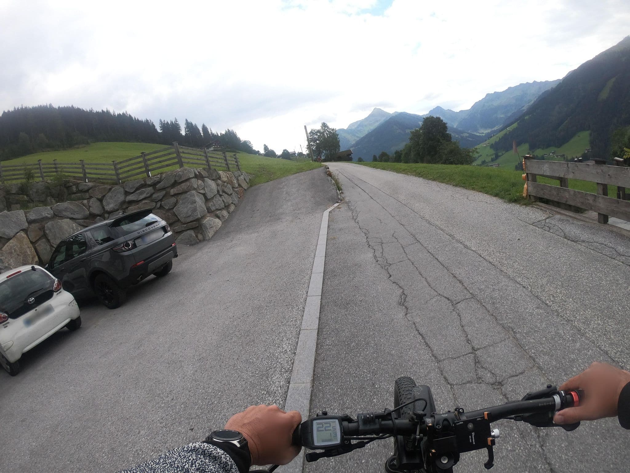 Street view near Alpengasthof Rossmoos, Alpbach — © vinisa (CC BY-SA · Mapillary)