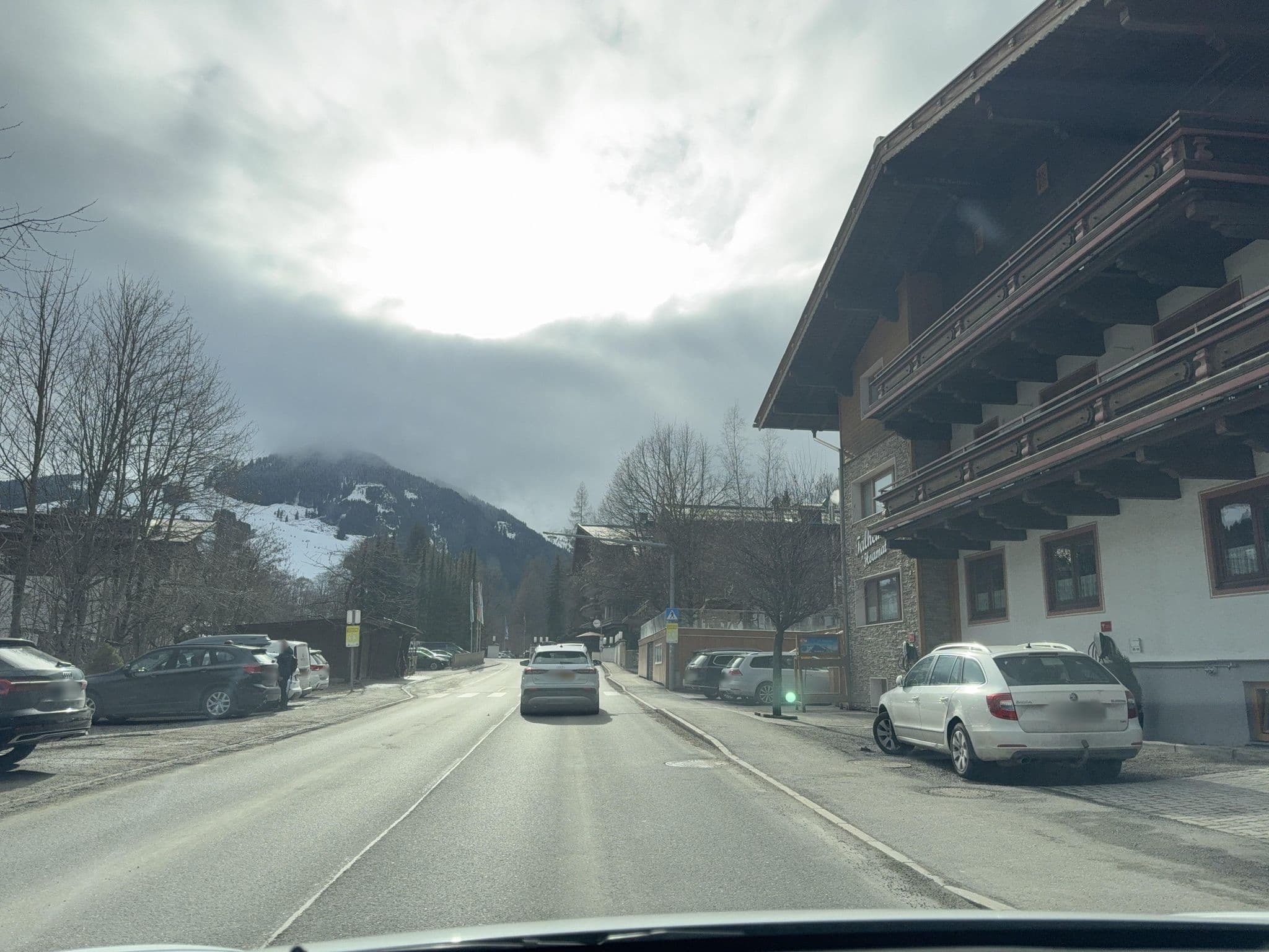 Street view near Hotel Pension TALHEIMER Grias di & Hoamat, Hinterglemm — © ottor (CC BY-SA · Mapillary)