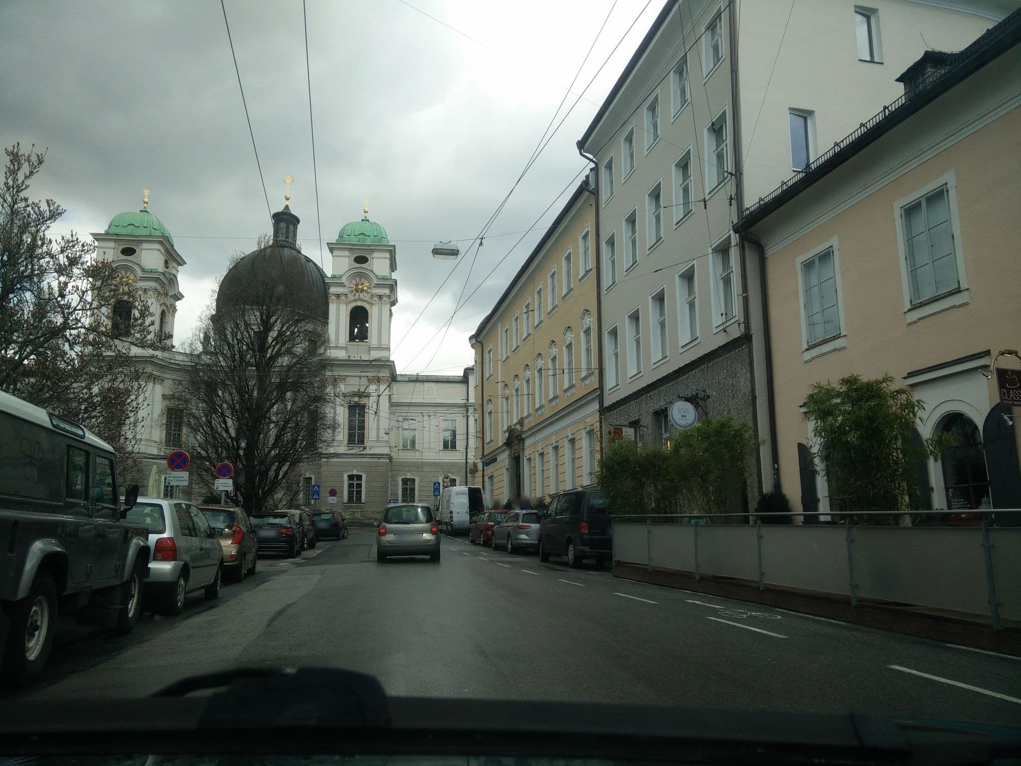 Street view near Hotel Bristol Salzburg, Salzburg — © knjegi (CC BY-SA · Mapillary)
