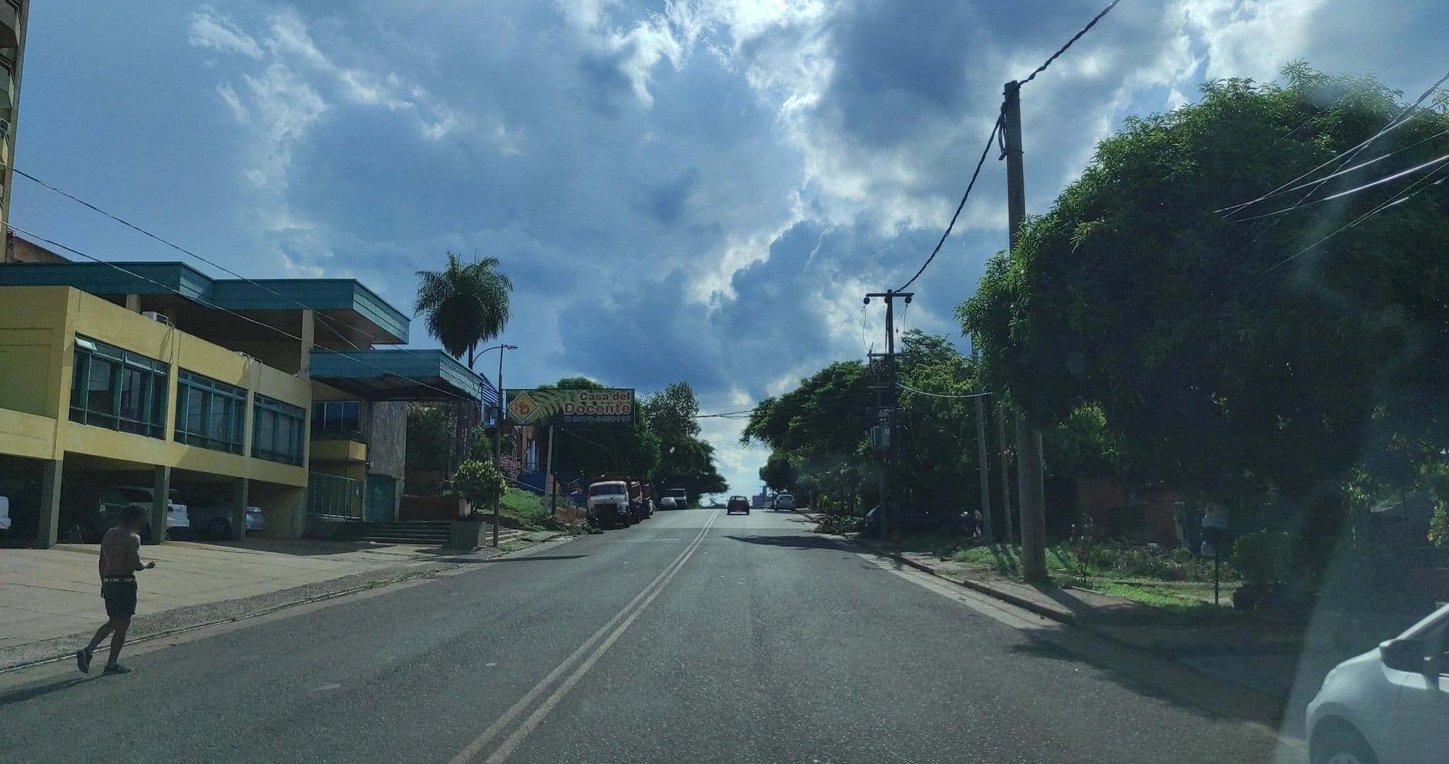 Street view near Hotel Casa del Docente, Posadas — © diegokrein (CC BY-SA · Mapillary)