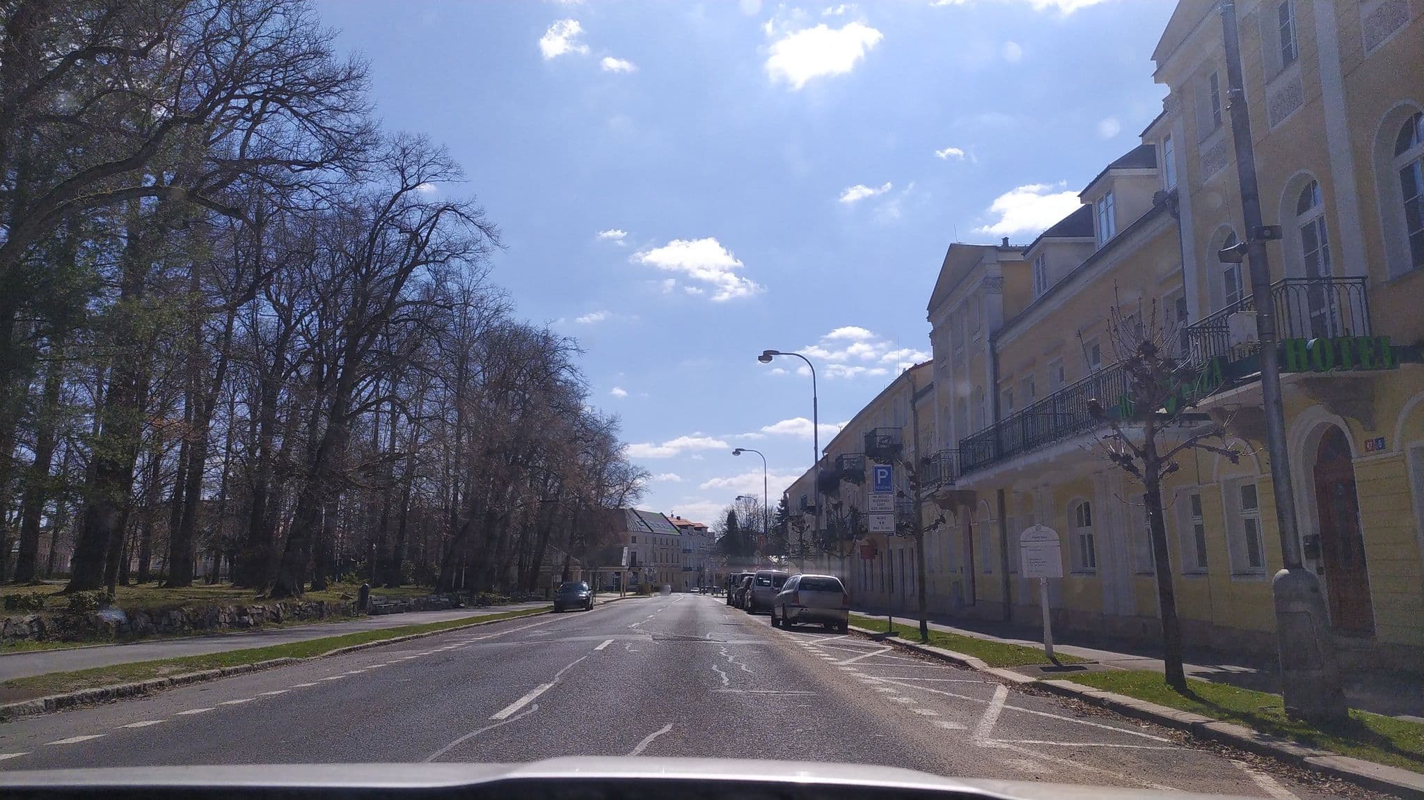 Street view near Hotel Reza Františkovy Lázně, Františkovy Lázně — © mrowka (CC BY-SA · Mapillary)