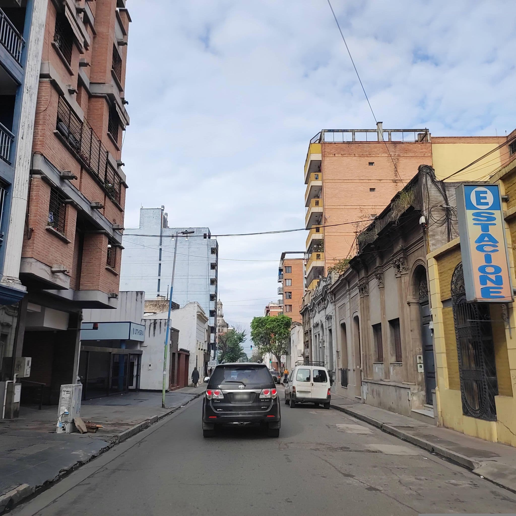 Street view near La Encrucijada Hostel, San Miguel de Tucumán — © diegokrein (CC BY-SA · Mapillary)