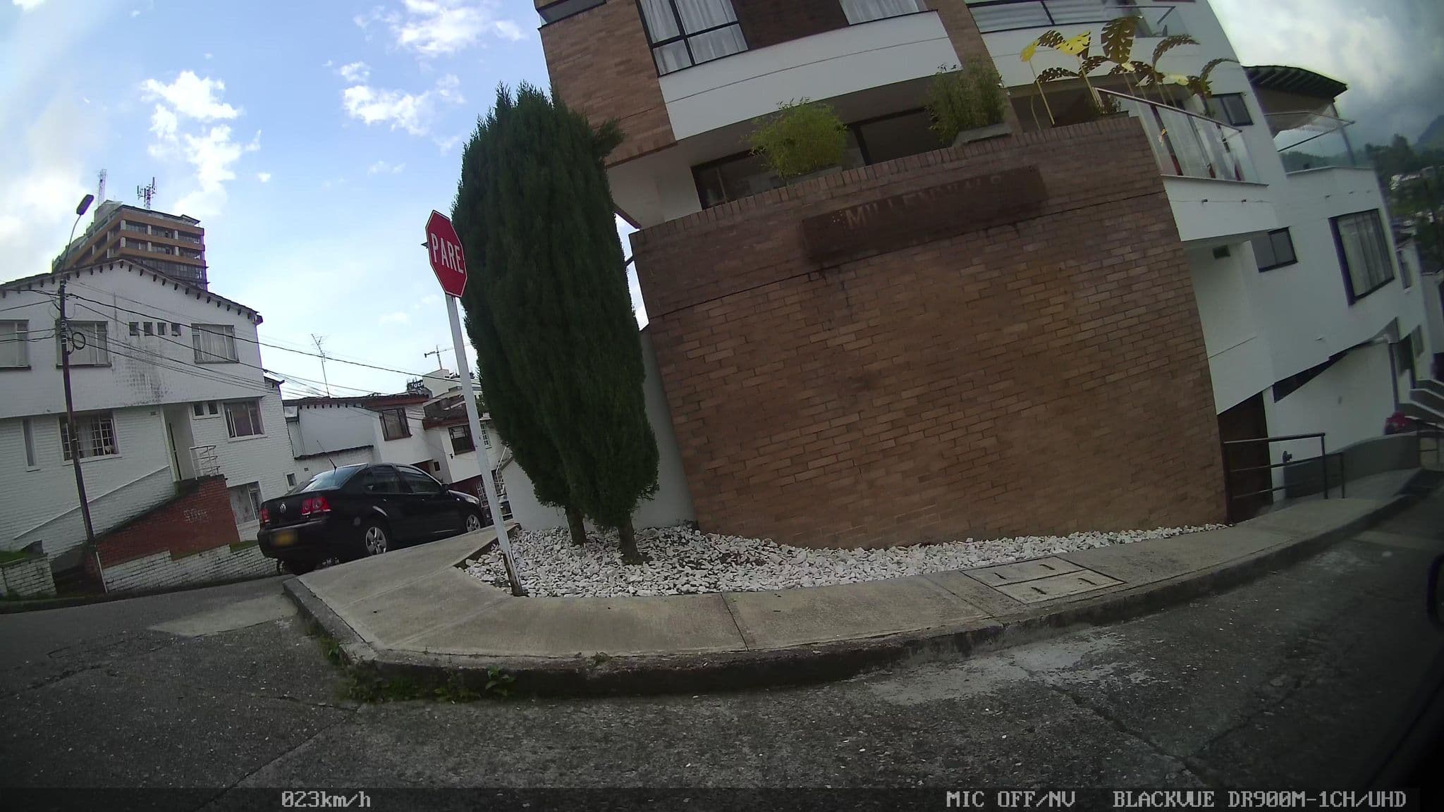Street view near Apartahotel Millennials, Manizales — © kaart_2 (CC BY-SA · Mapillary)