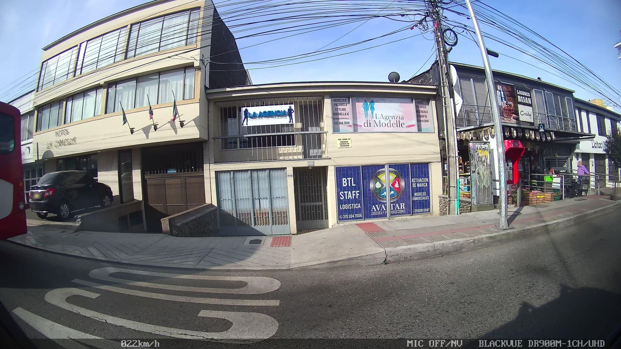 Street view near Hotel Portal de Milán (Hospedaje de la mejor calidad, cercanía con los clientes y café de montaña), Manizales — © kaart_2 (CC BY-SA · Mapillary)