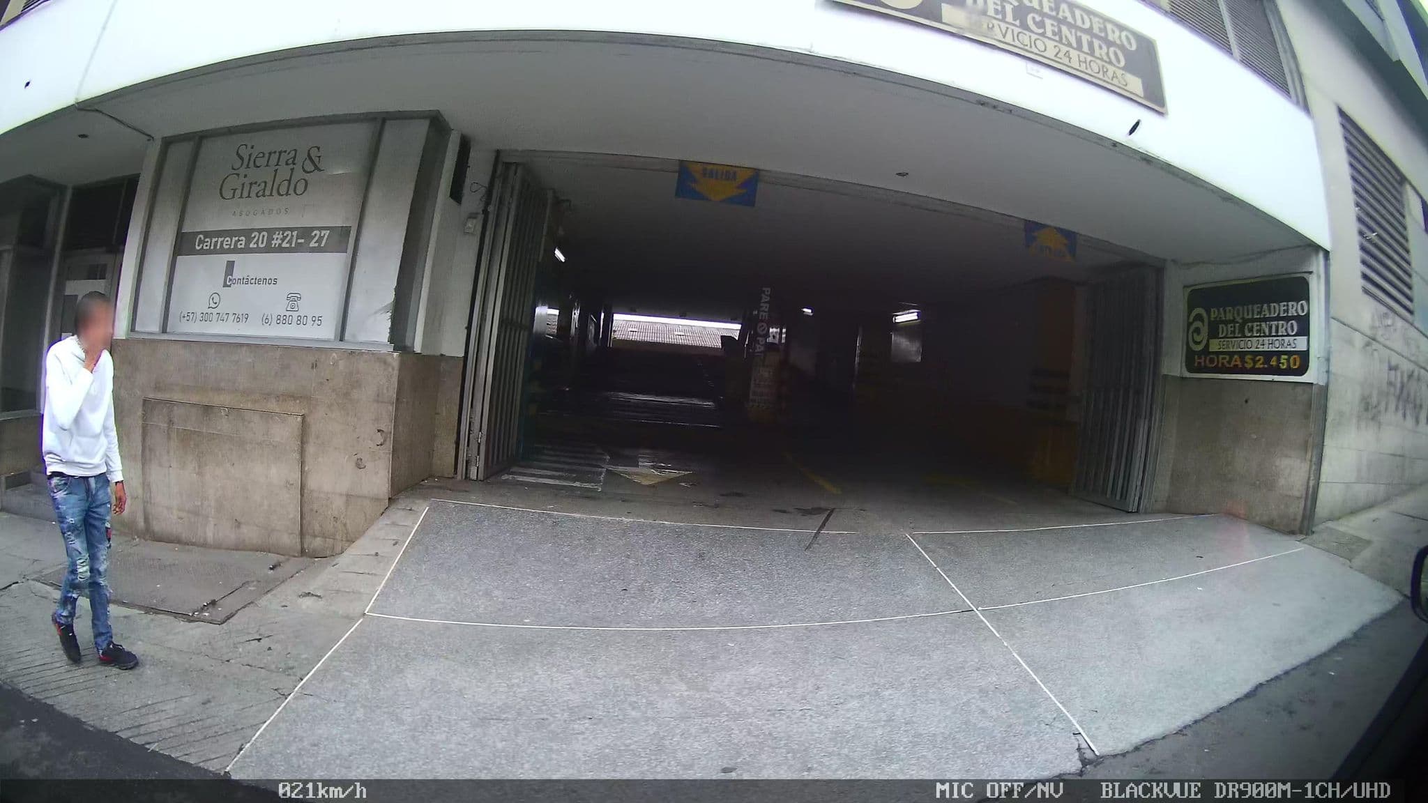 Street view near Ayenda 1131 Casa Valencia, Manizales — © kaart_2 (CC BY-SA · Mapillary)