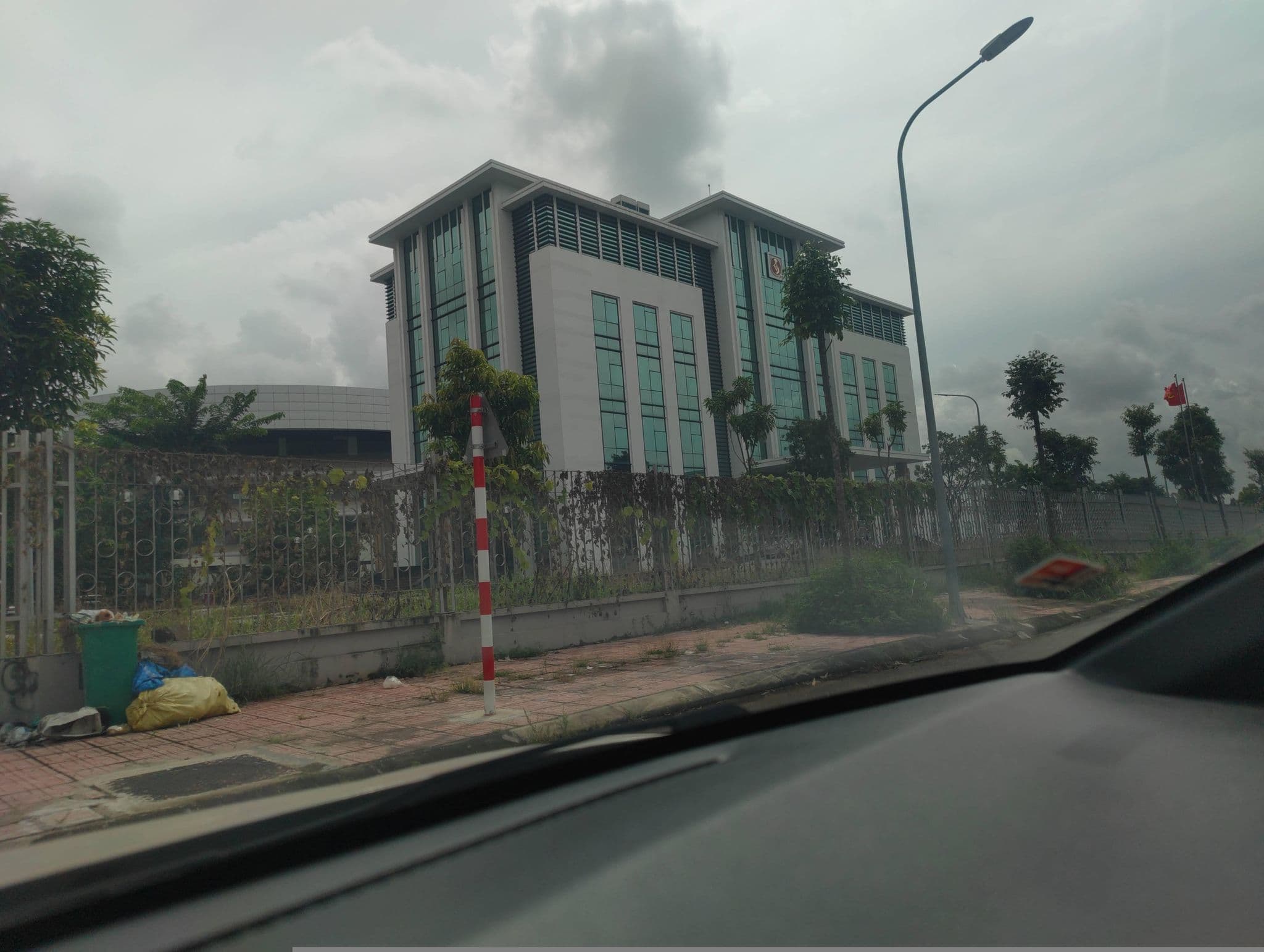 Street view near Orange phoenix hotel 桔子酒店, Bắc Ninh — © hn_right_2 (CC BY-SA · Mapillary)