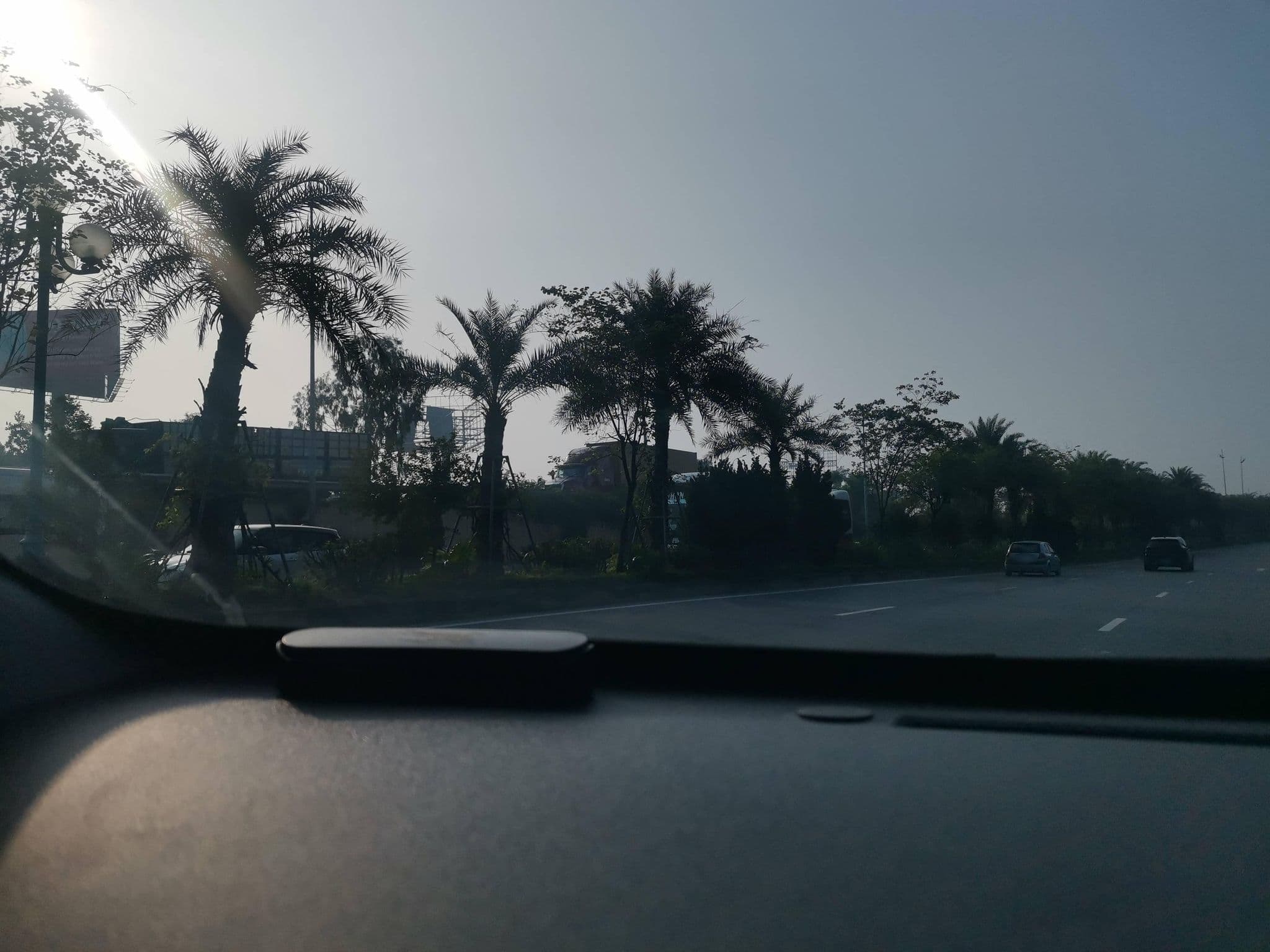 Street view near Airport Transit Hotel - Deluxe Double Room, Sóc Sơn — © hn_left_2 (CC BY-SA · Mapillary)
