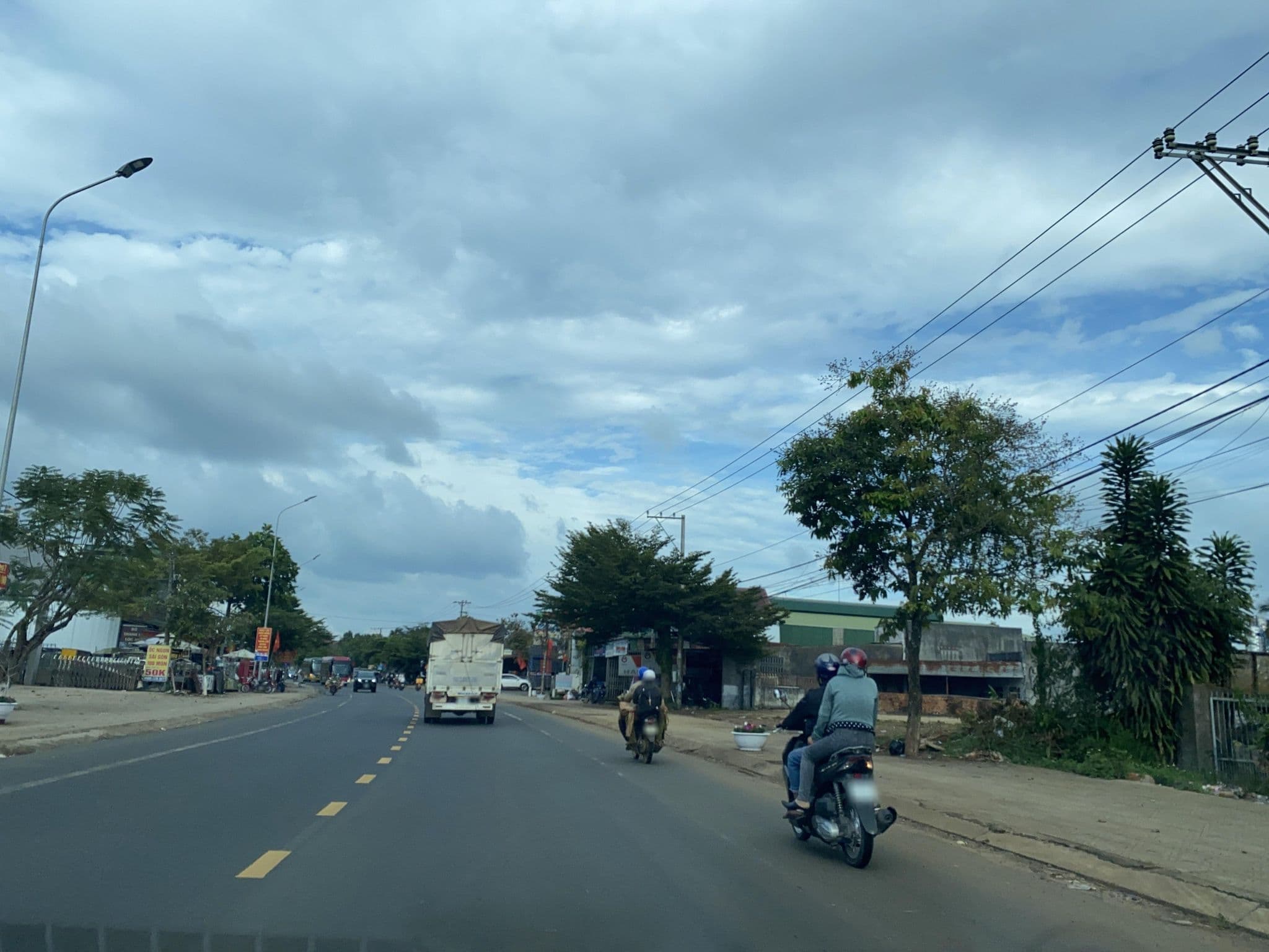 Street view near Homestay Nam Anh, Bảo Lộc — © DriveWithHoang (CC BY-SA · Mapillary)