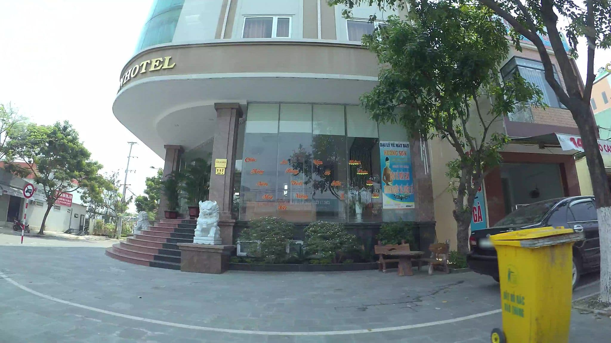 Street view near Hương Sơn Hotel, Cẩm Lệ — © kaartcam (CC BY-SA · Mapillary)